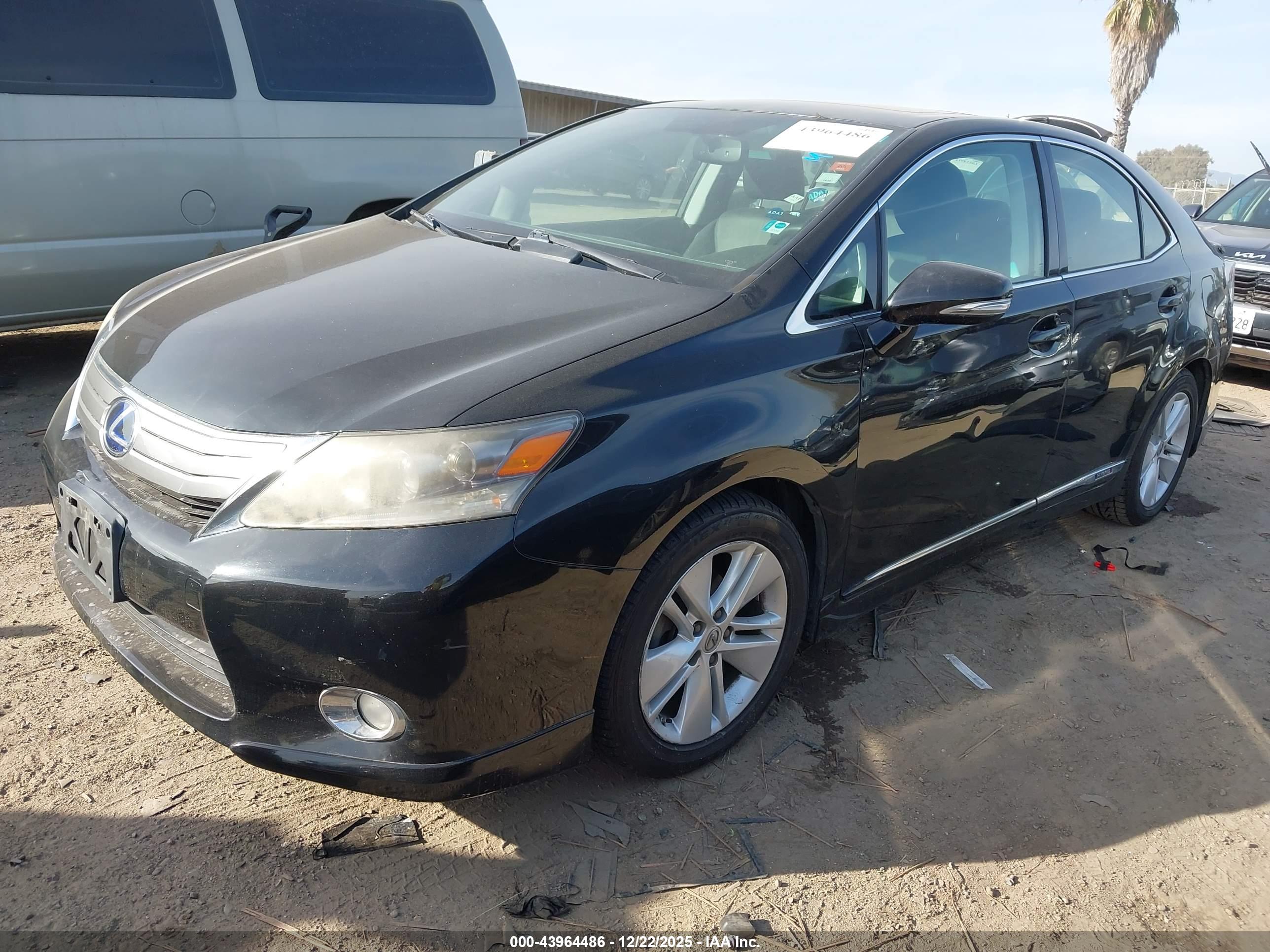 LEXUS HS image 2