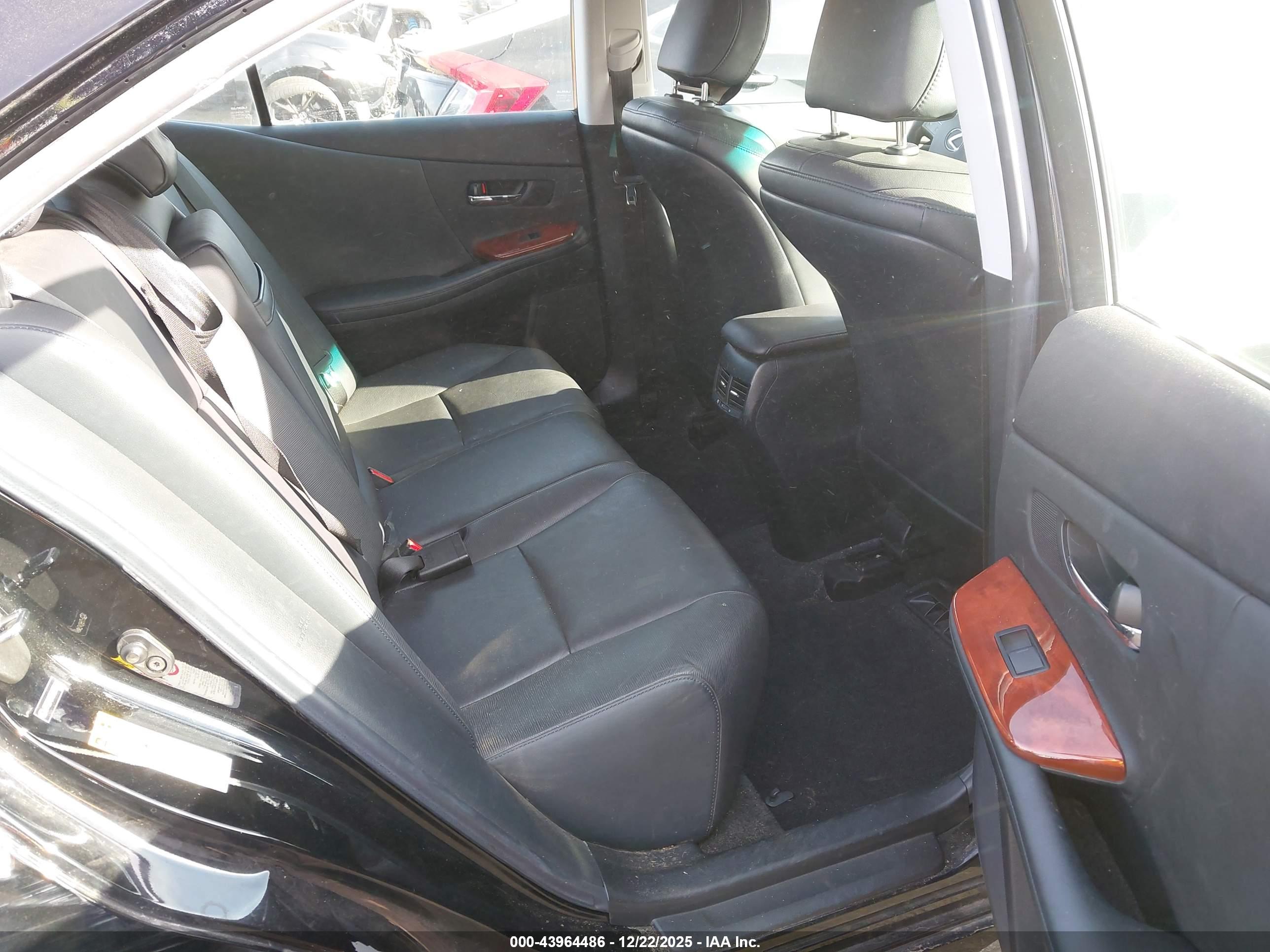 LEXUS HS image 8