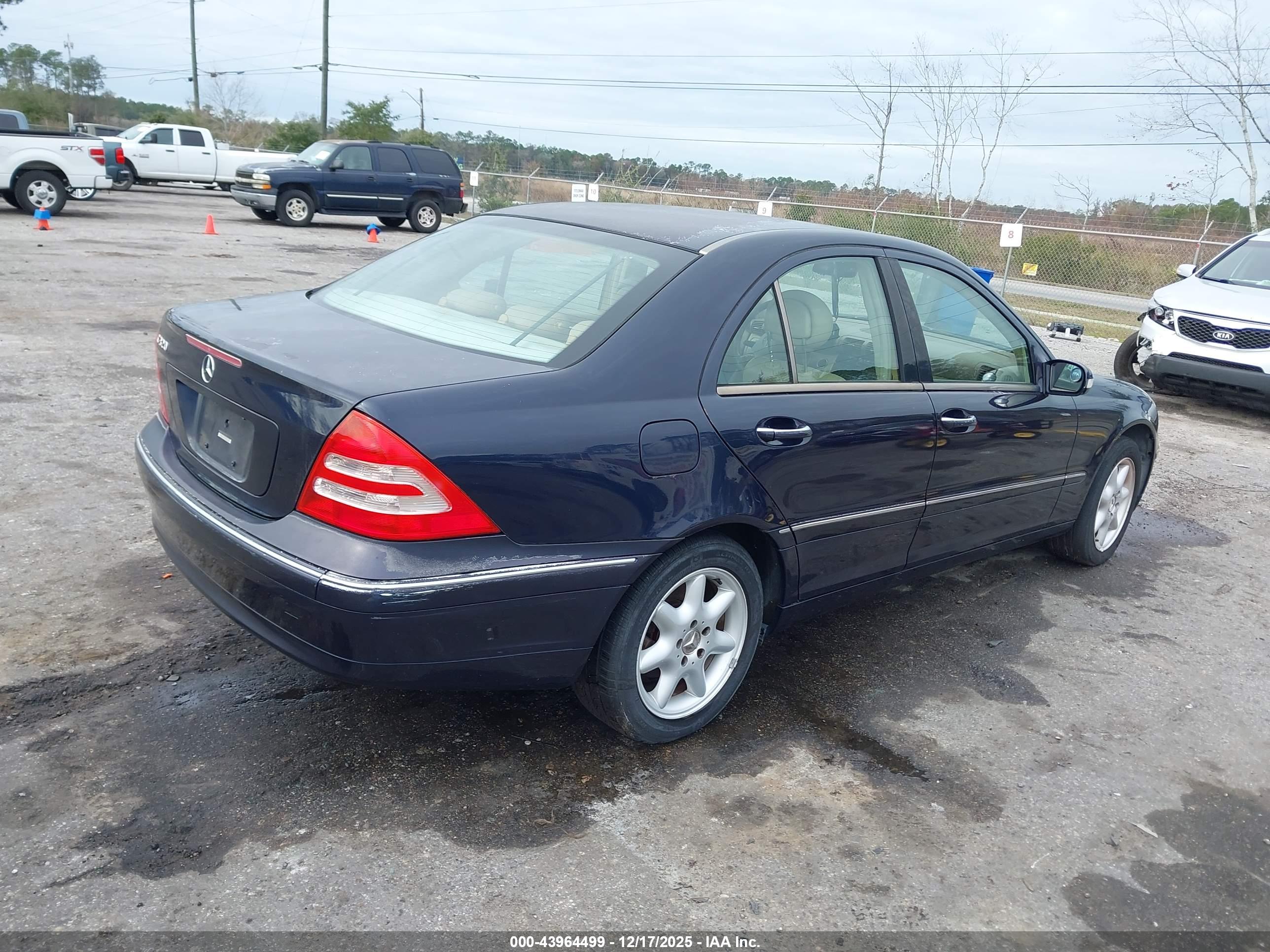 MERCEDES-BENZ C image 4