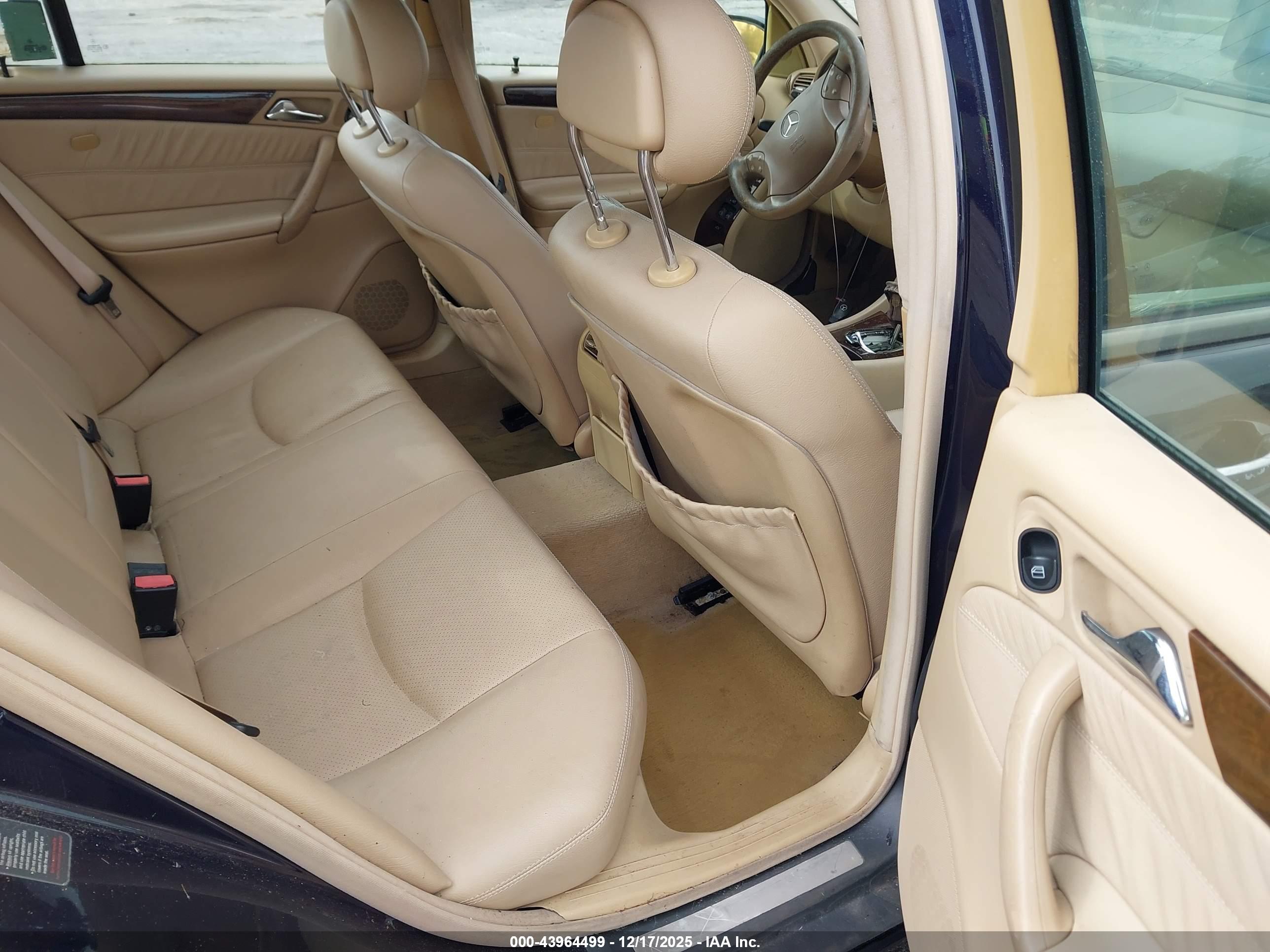 MERCEDES-BENZ C image 8