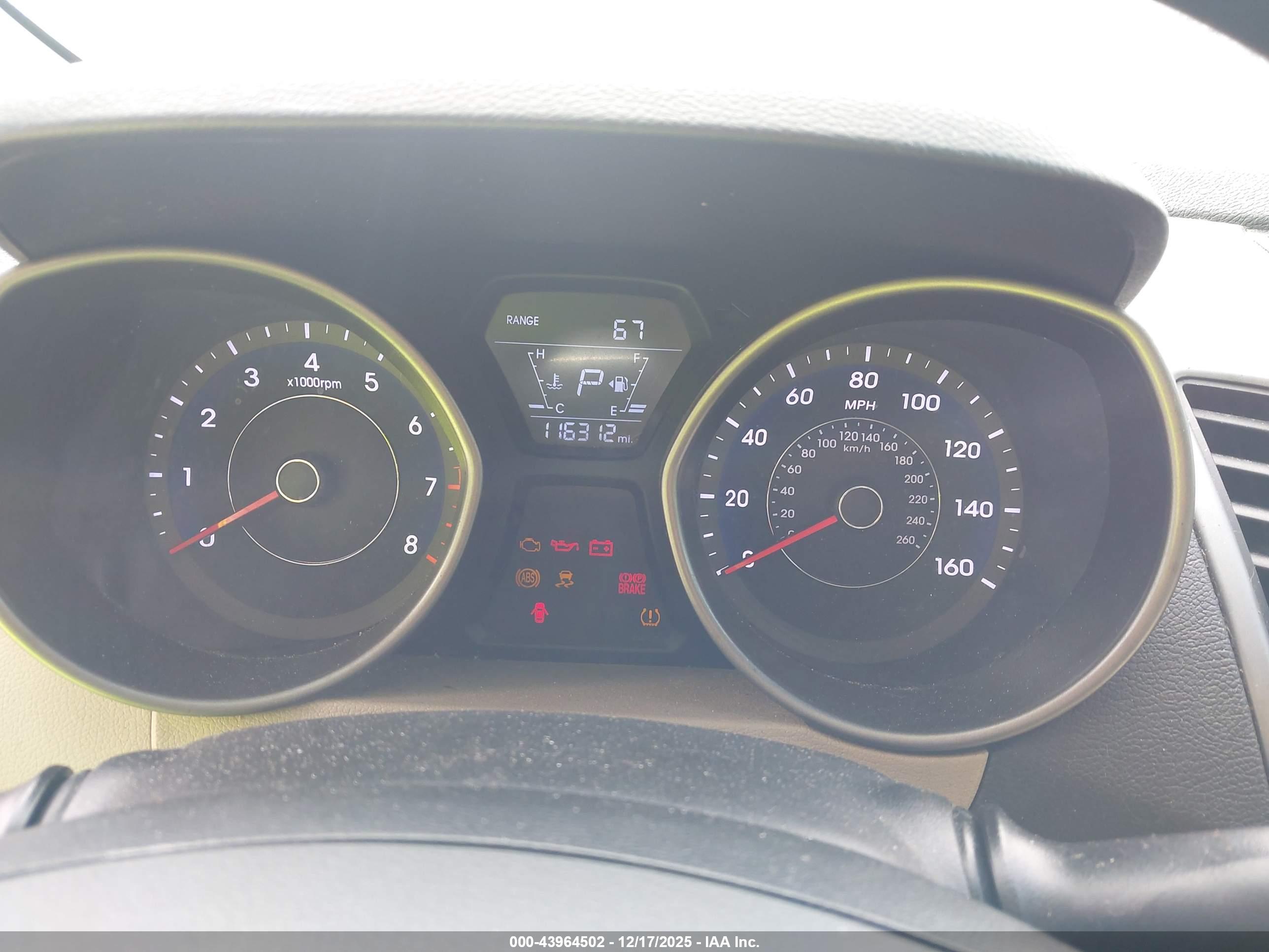 HYUNDAI ELANTRA image 7