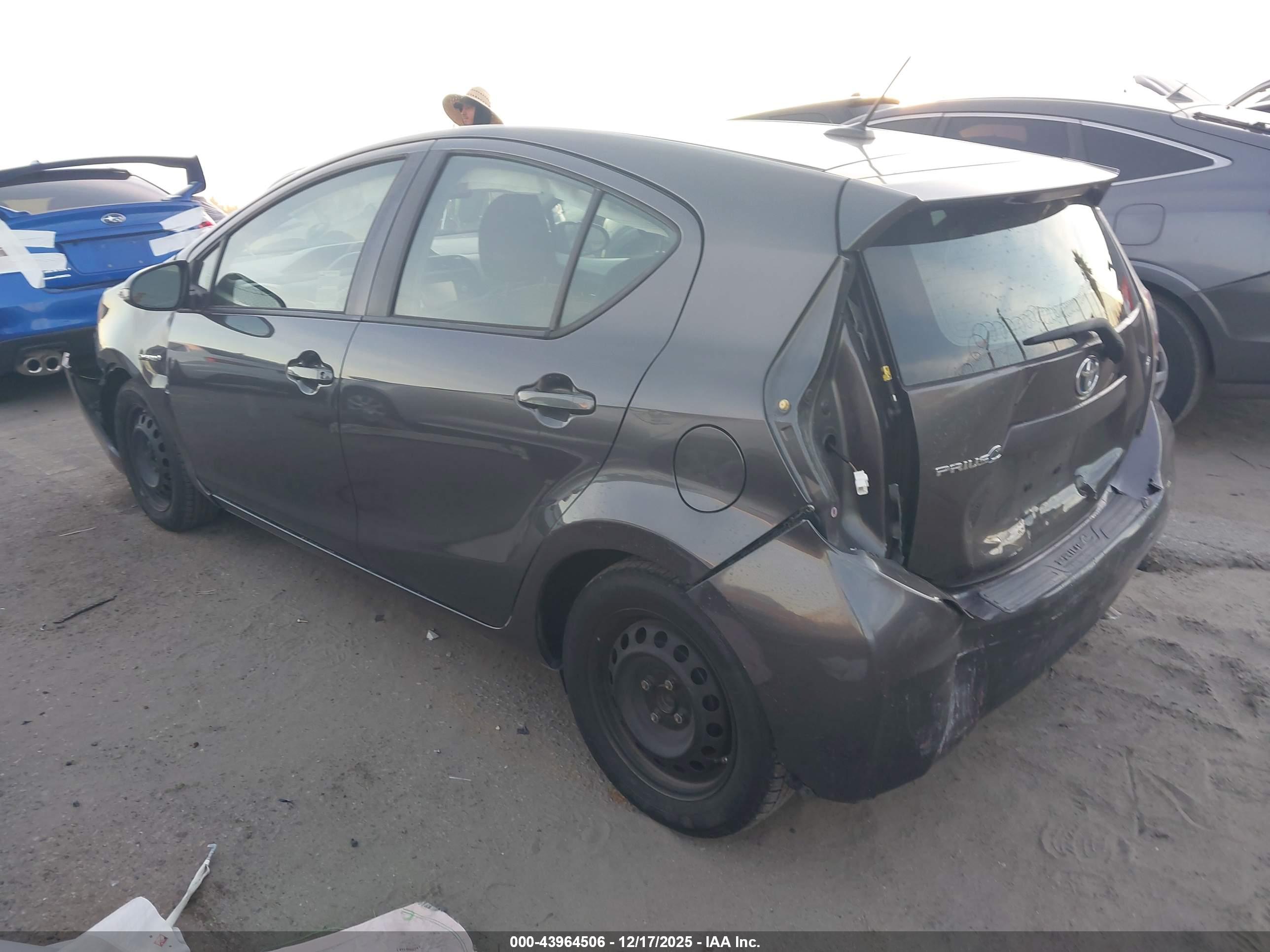 TOYOTA PRIUS image 3