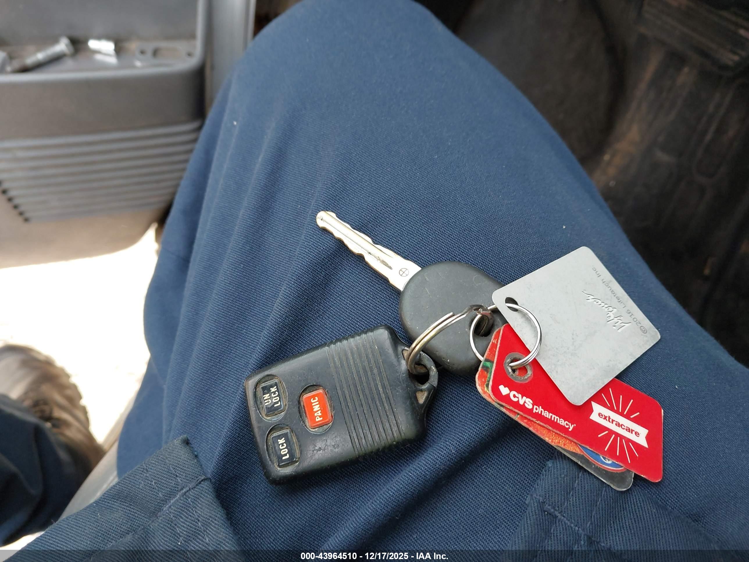CHEVROLET EXPRESS image 11