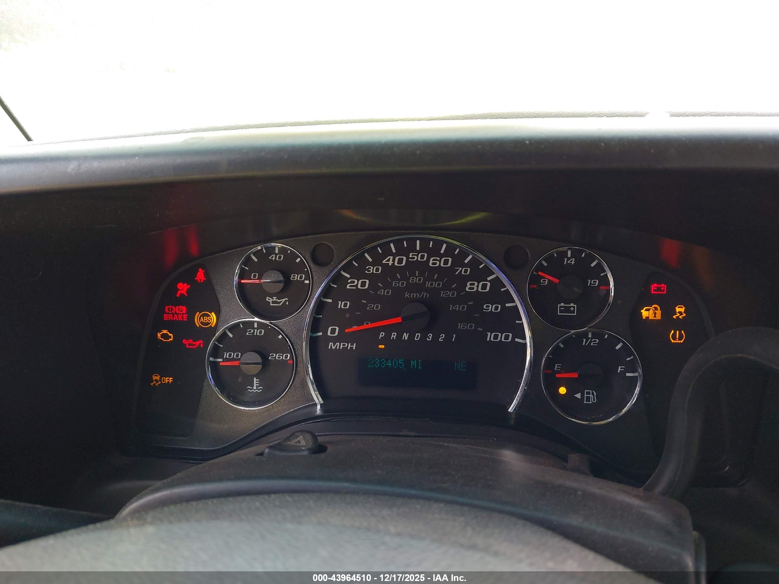 CHEVROLET EXPRESS image 7