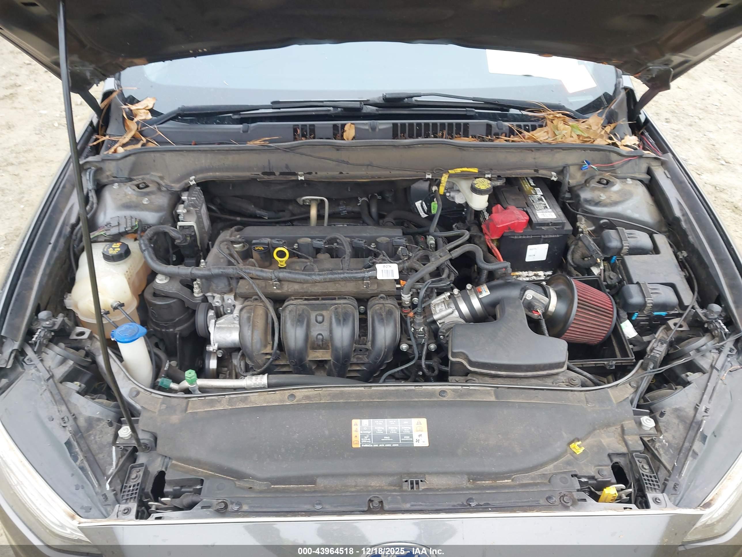 FORD FUSION image 10