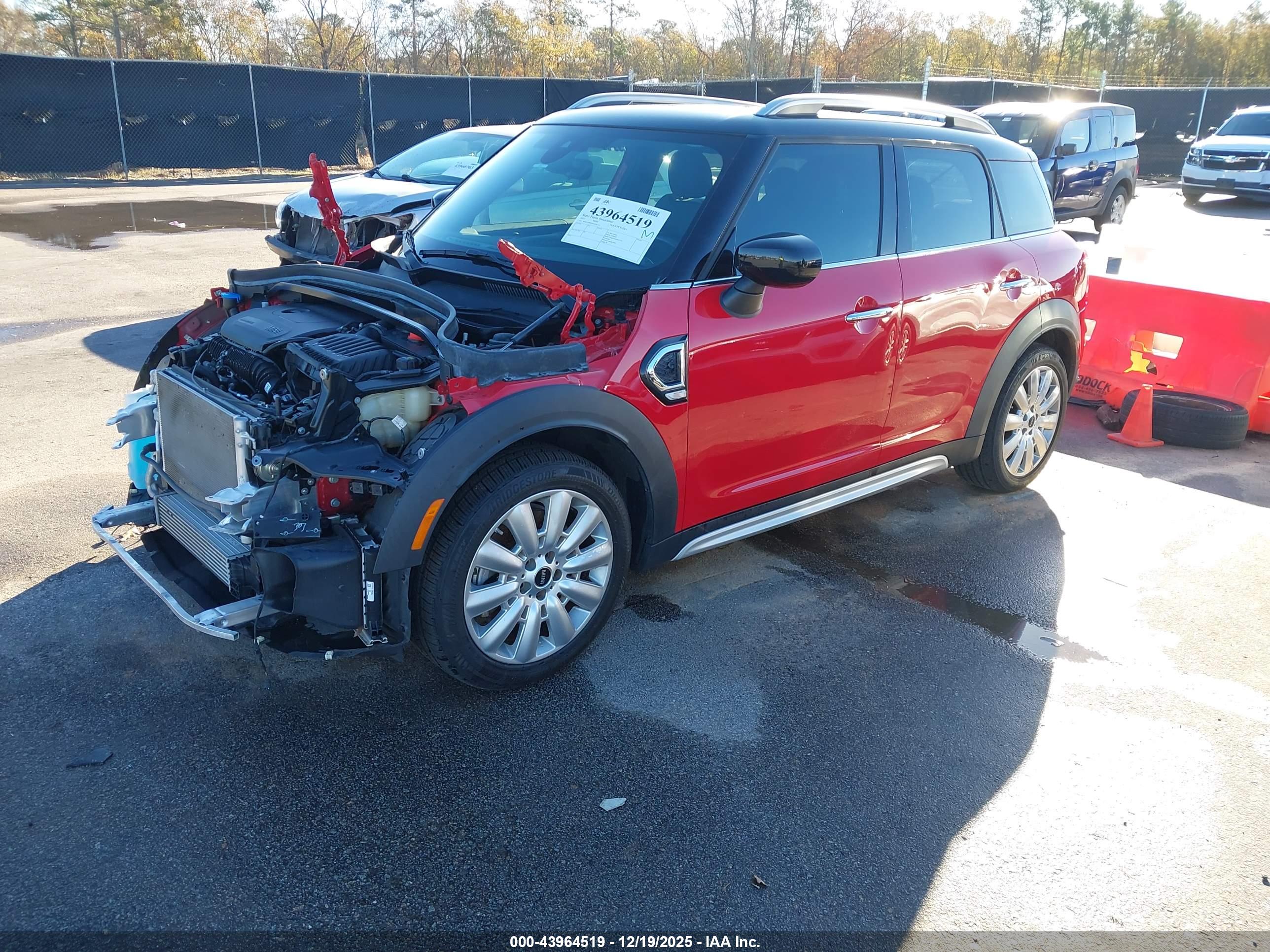 MINI COUNTRYMAN image 2