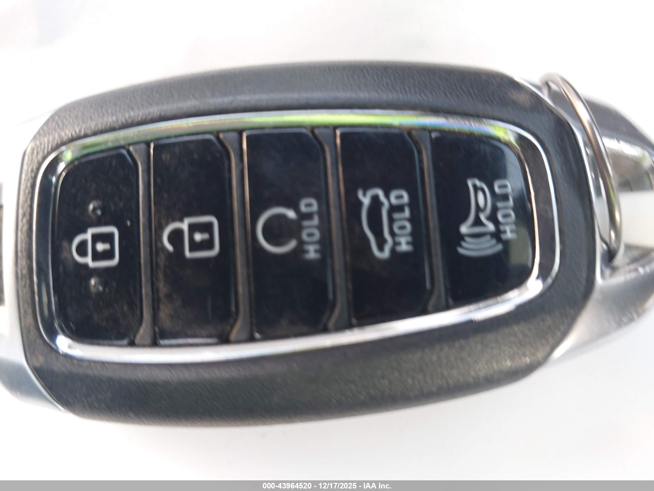 HYUNDAI ELANTRA image 11