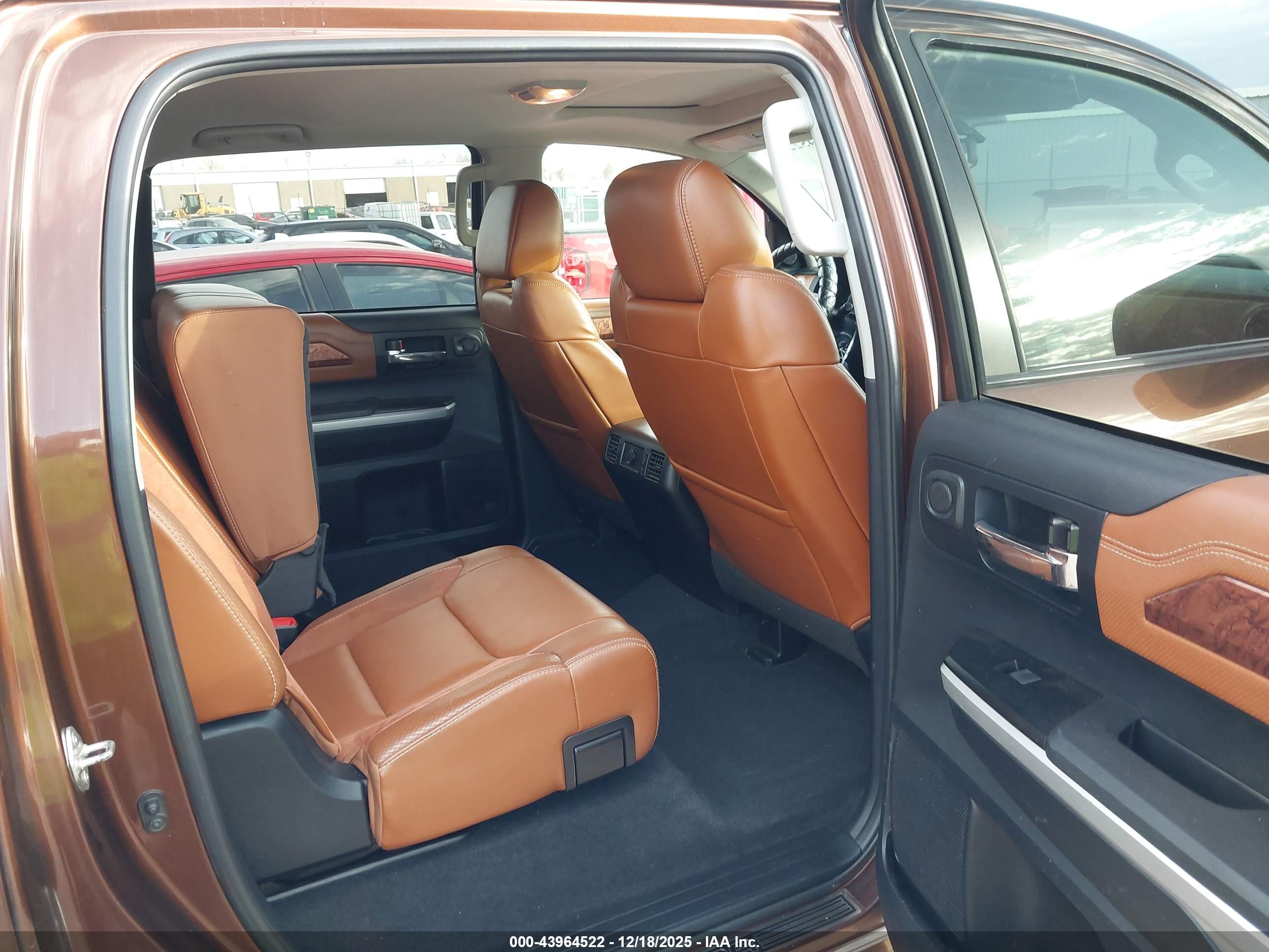 TOYOTA TUNDRA image 8