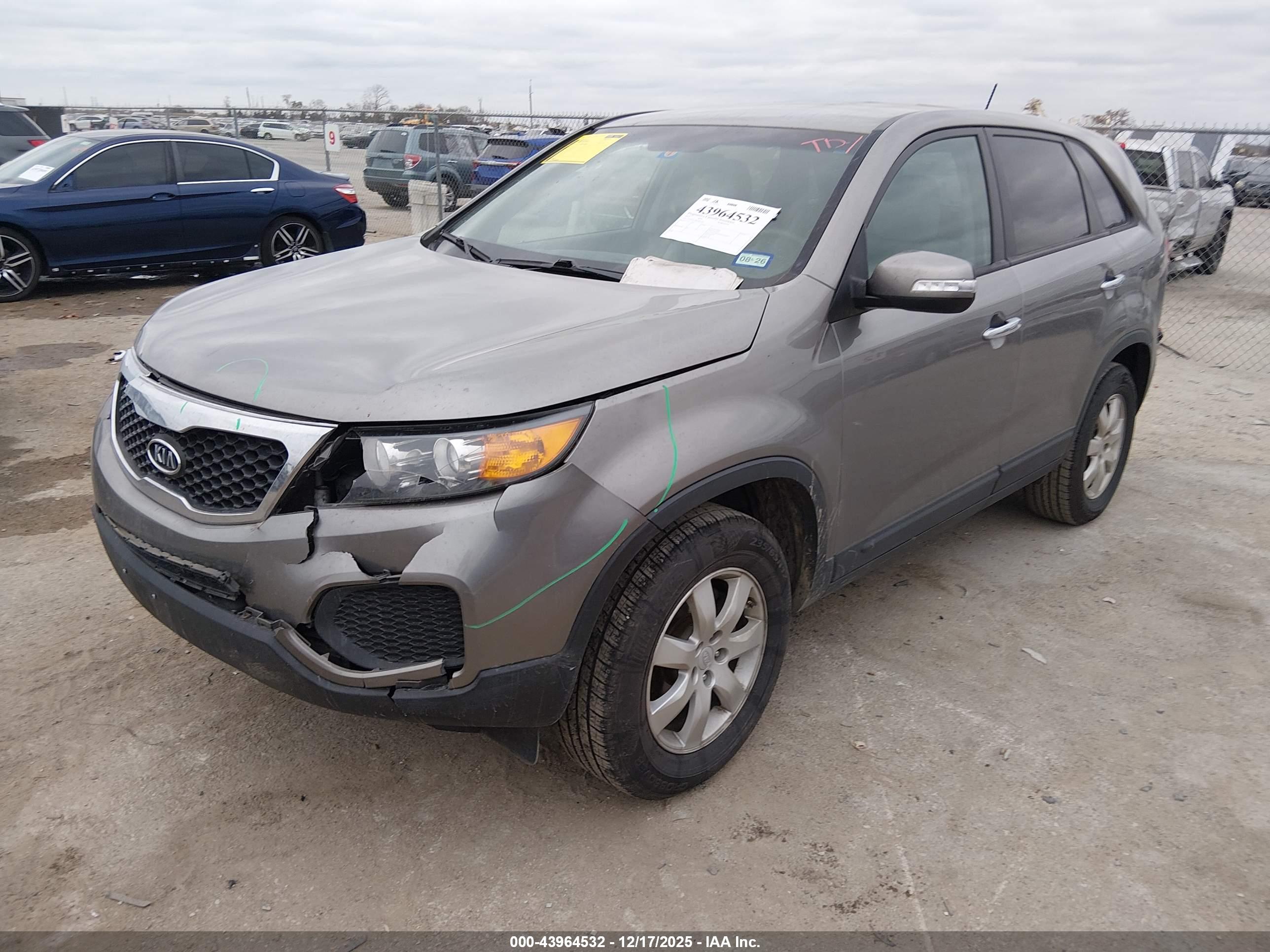 KIA SORENTO image 2