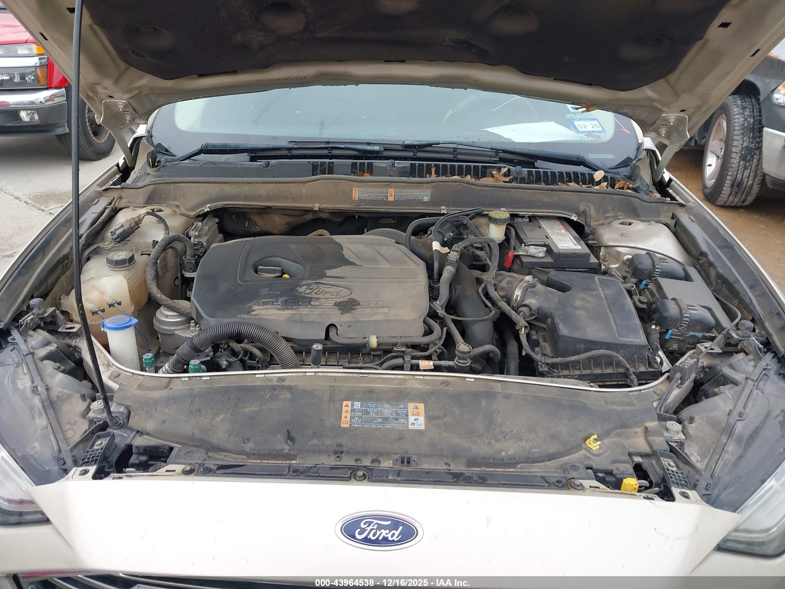 FORD FUSION image 10
