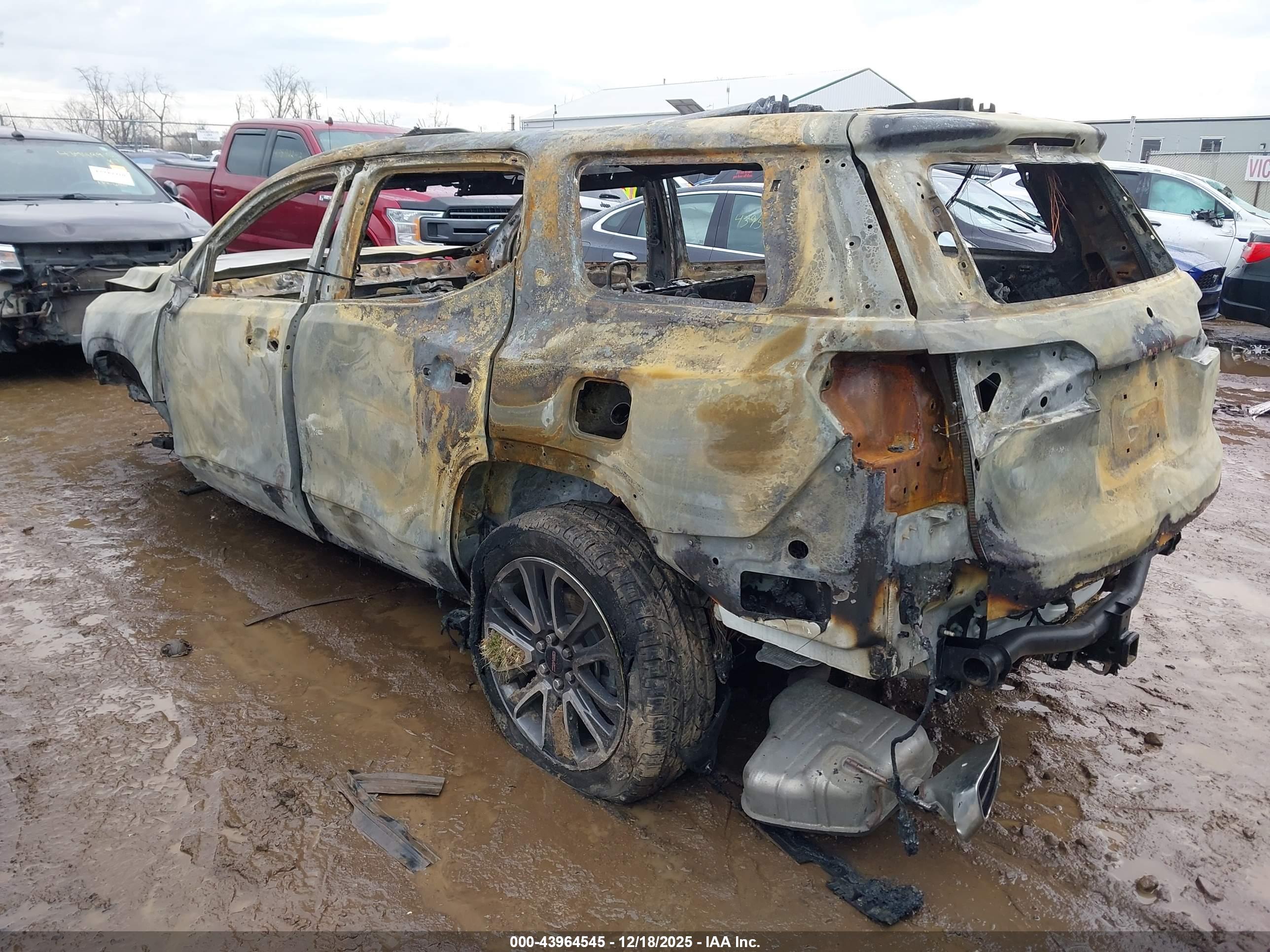 GMC ACADIA image 3
