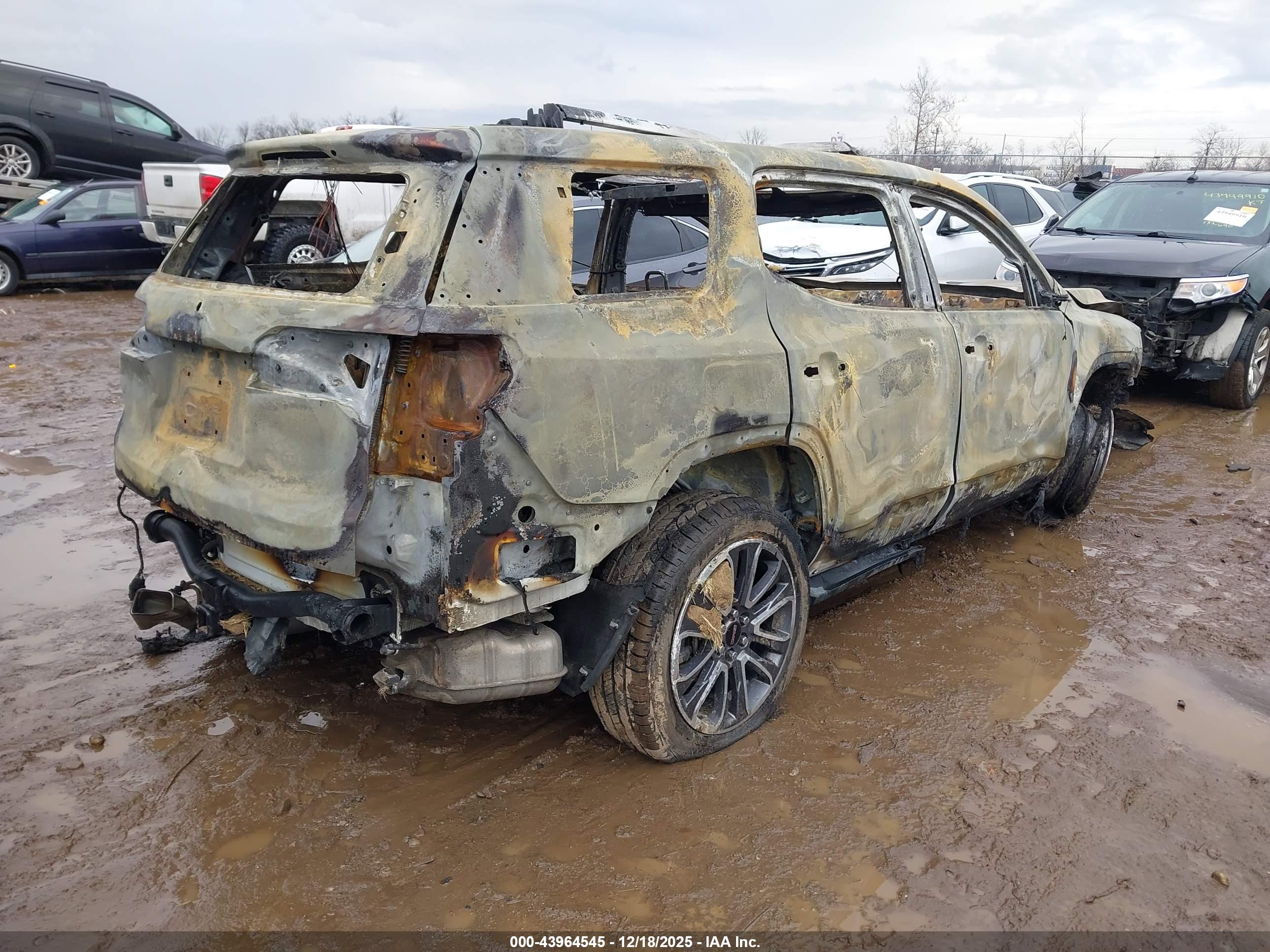 GMC ACADIA image 4
