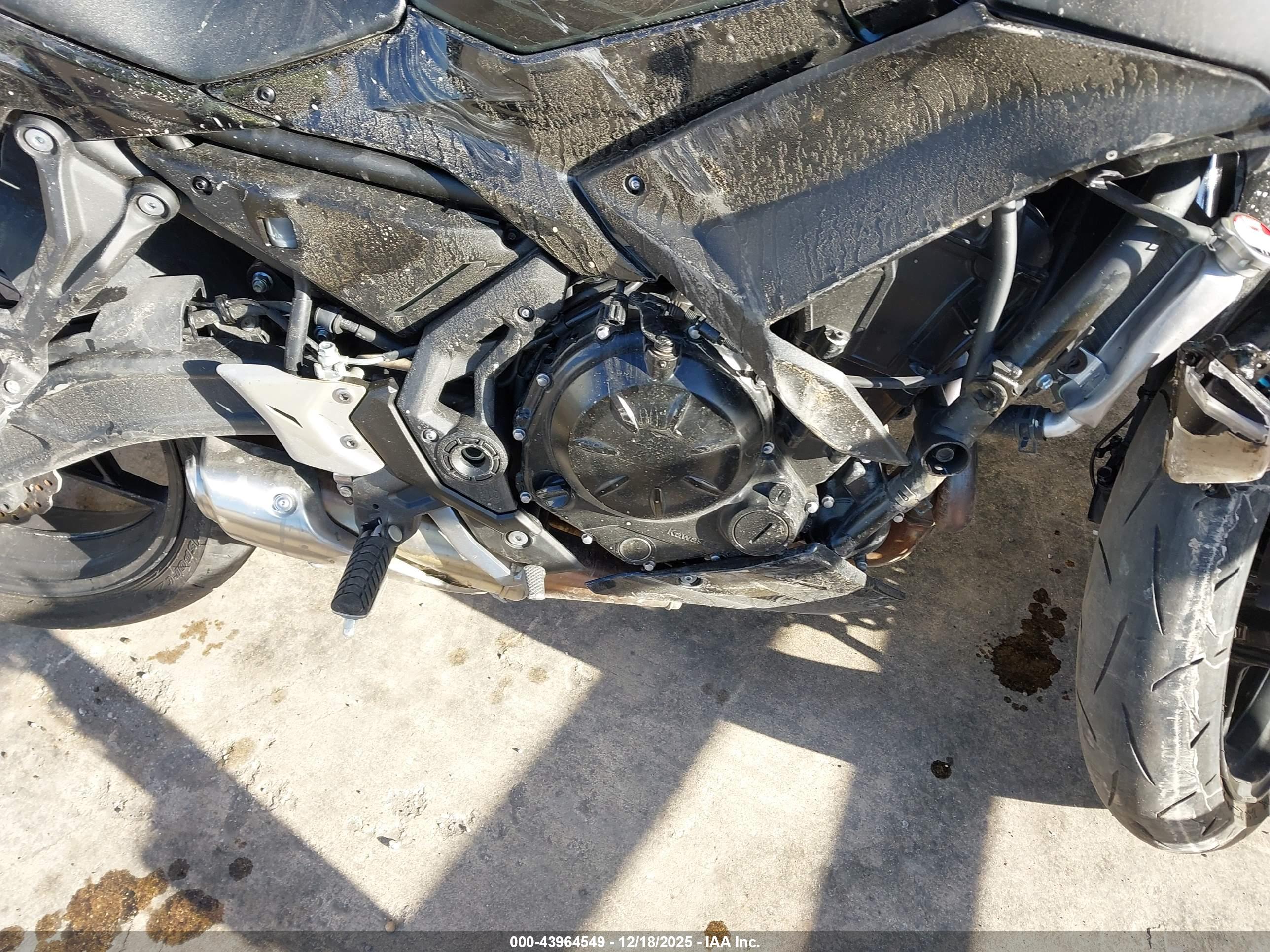 KAWASAKI EX650 image 8