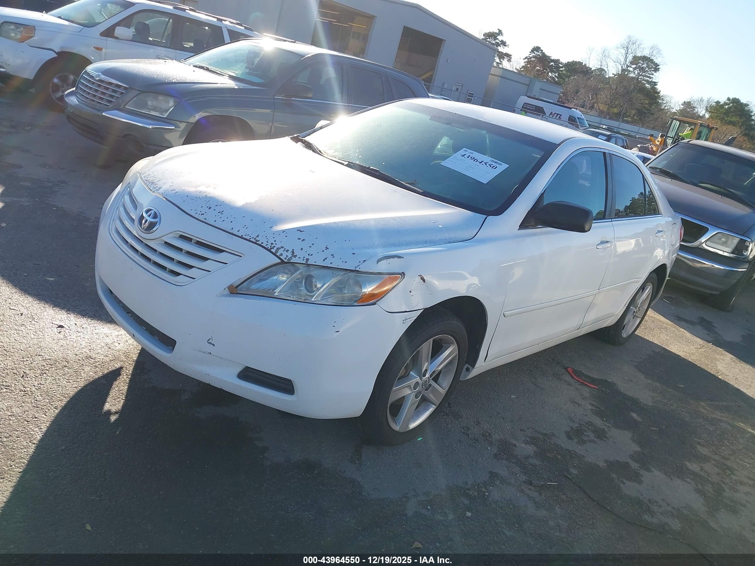TOYOTA CAMRY image 2