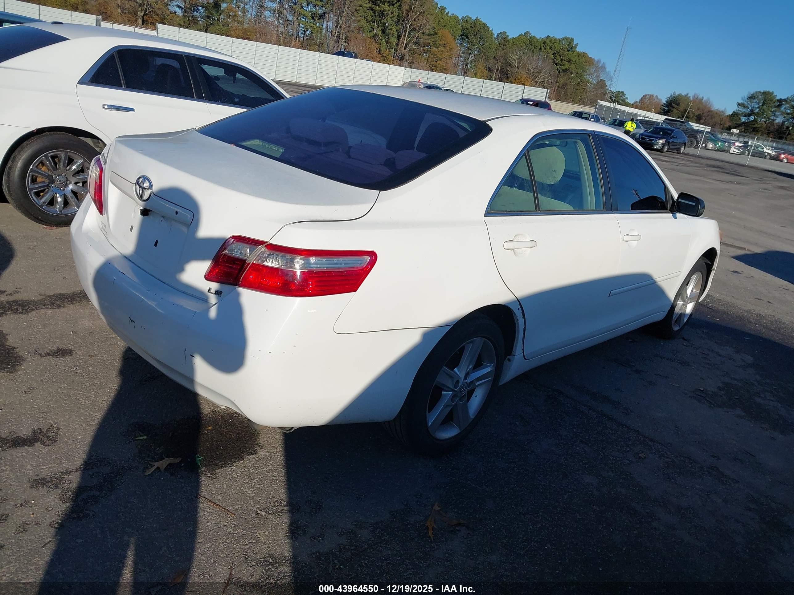 TOYOTA CAMRY image 4