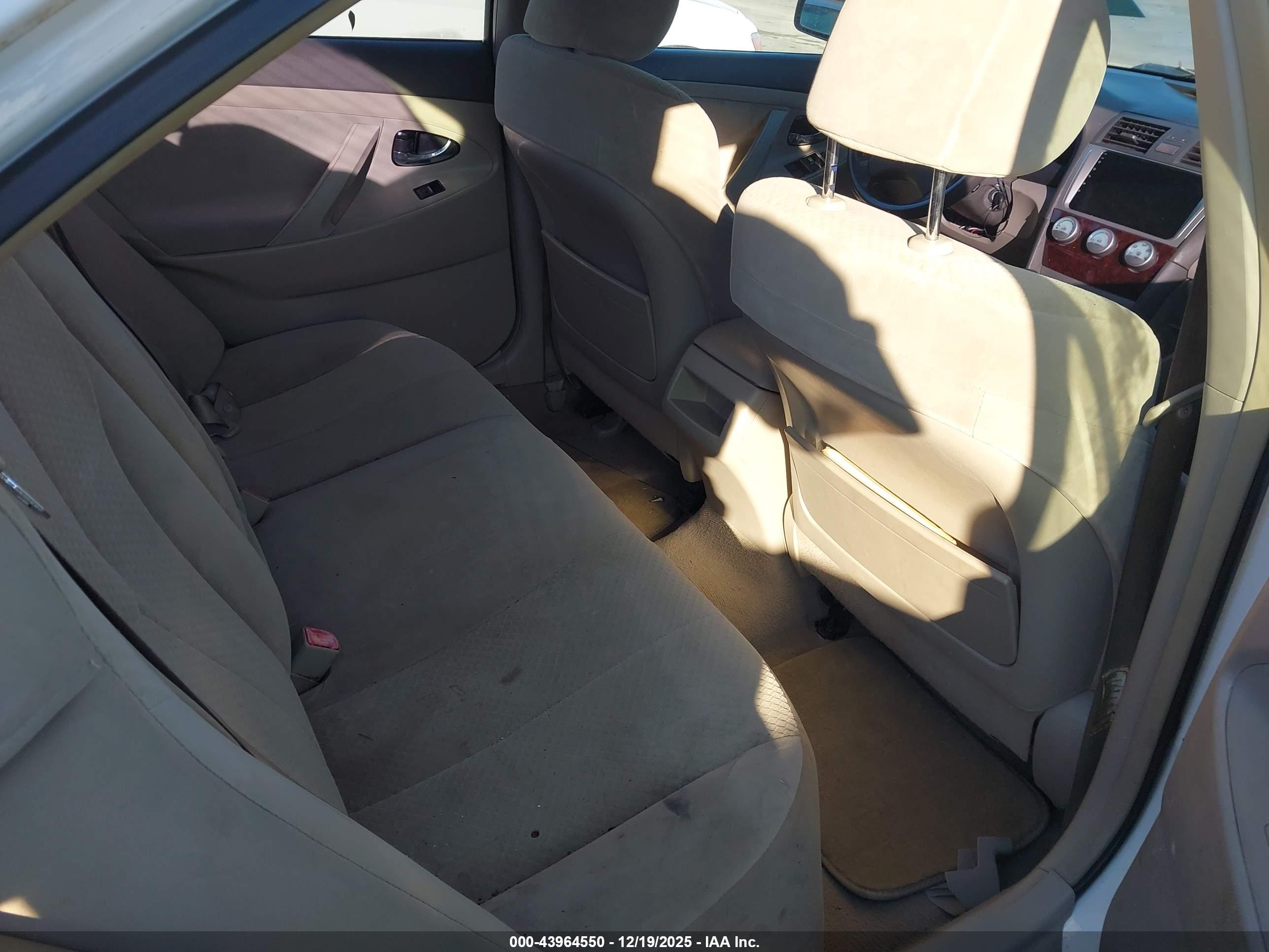 TOYOTA CAMRY image 8