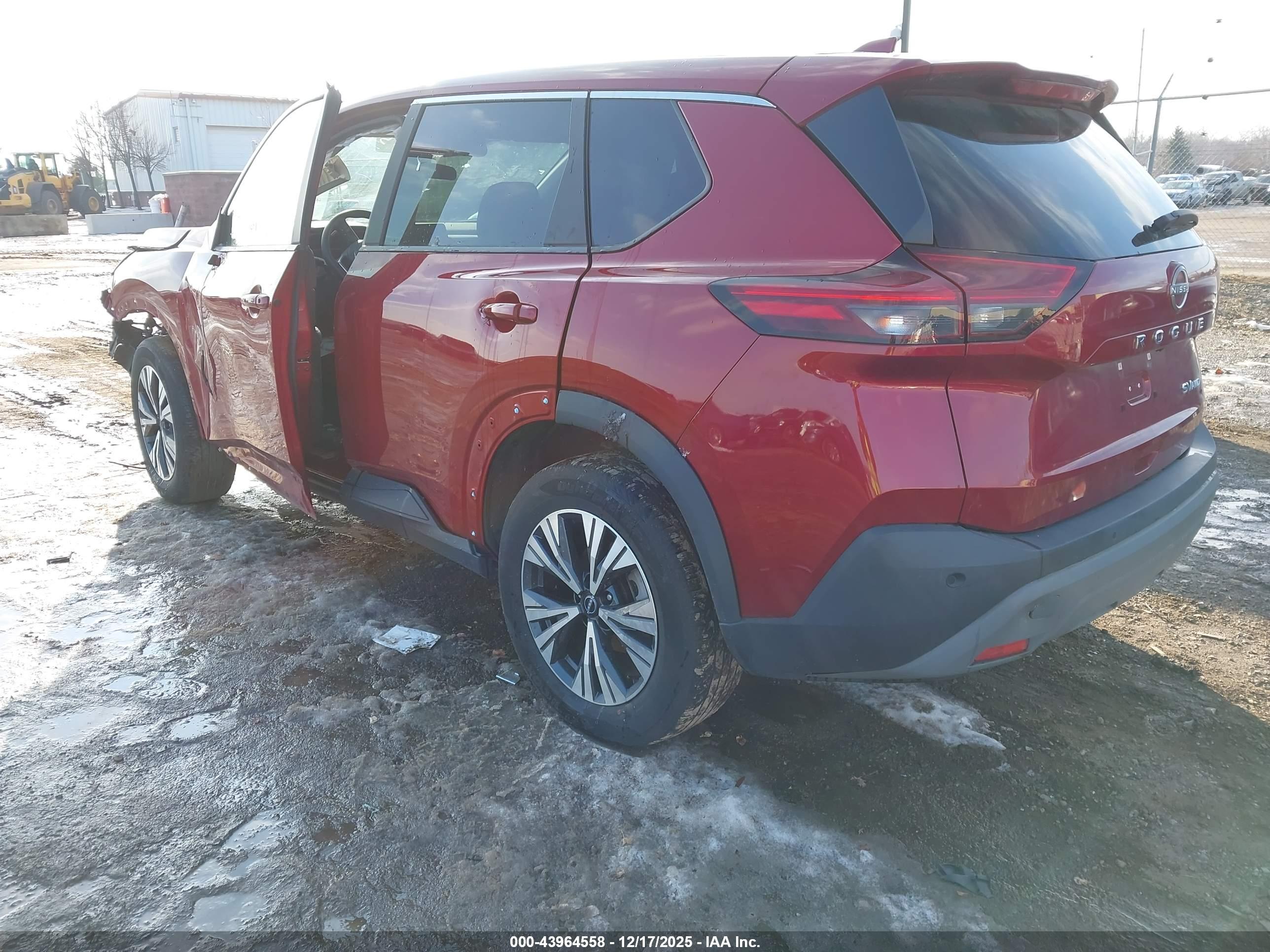 NISSAN ROGUE image 3