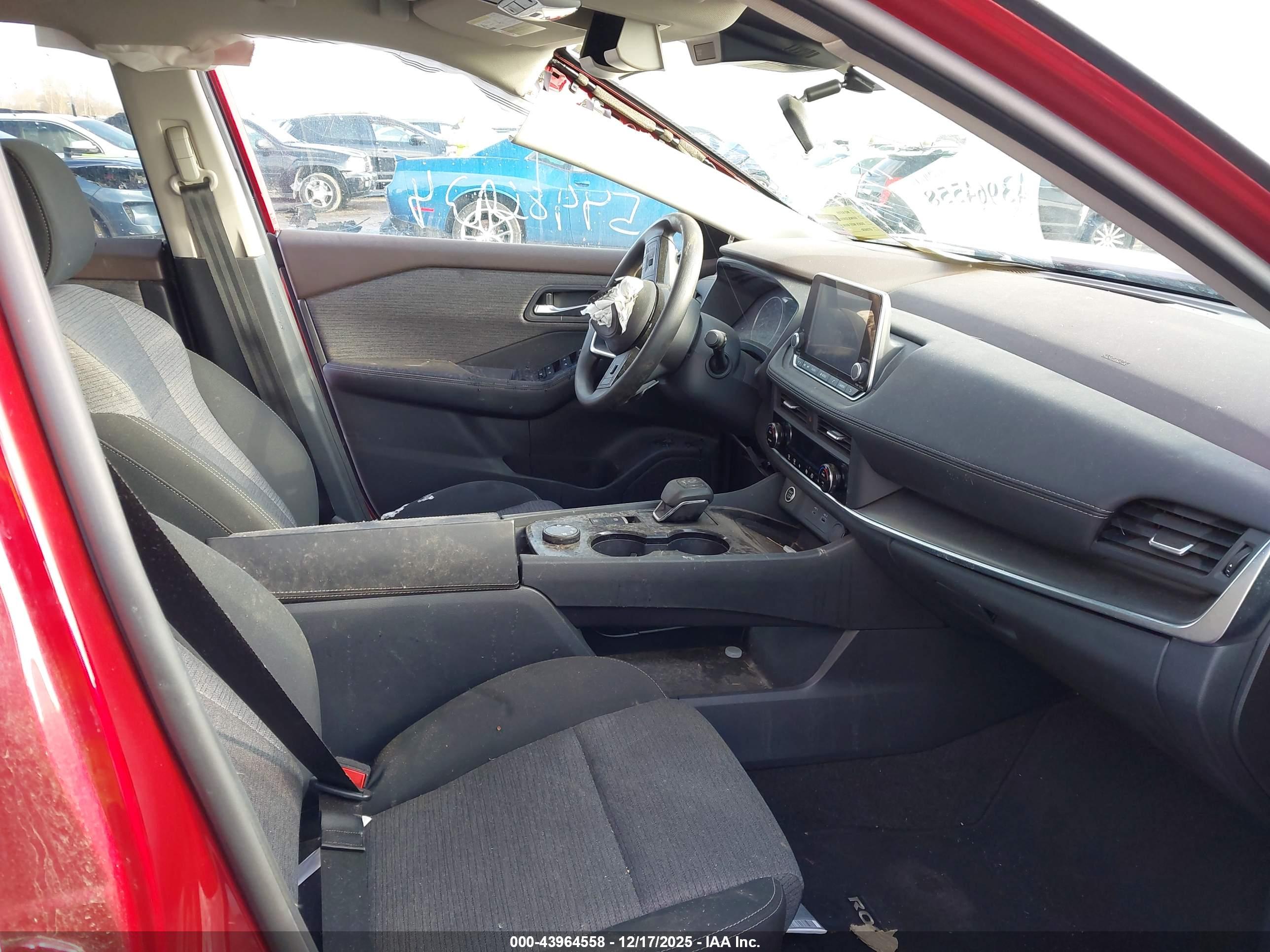 NISSAN ROGUE image 5