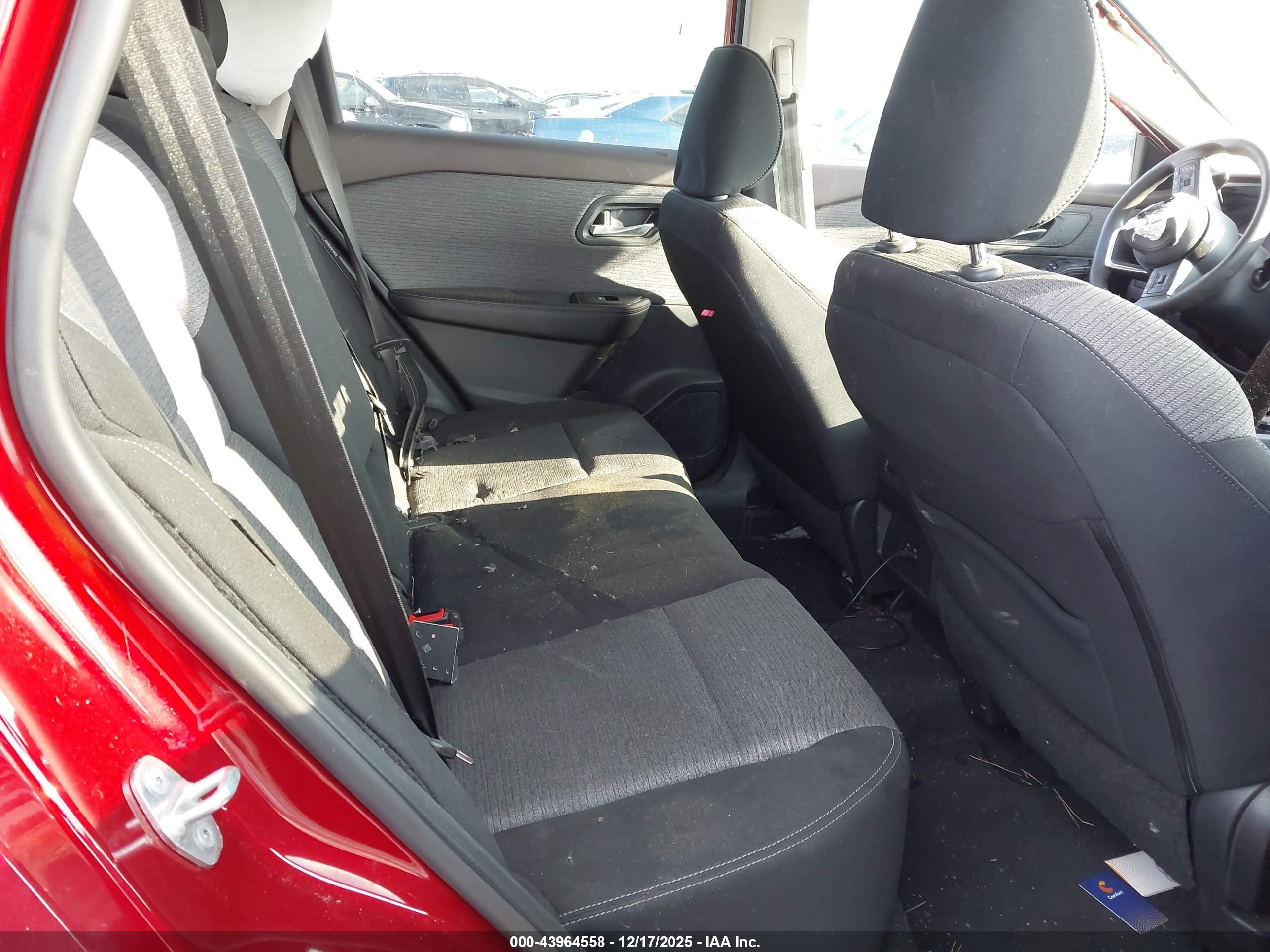 NISSAN ROGUE image 8