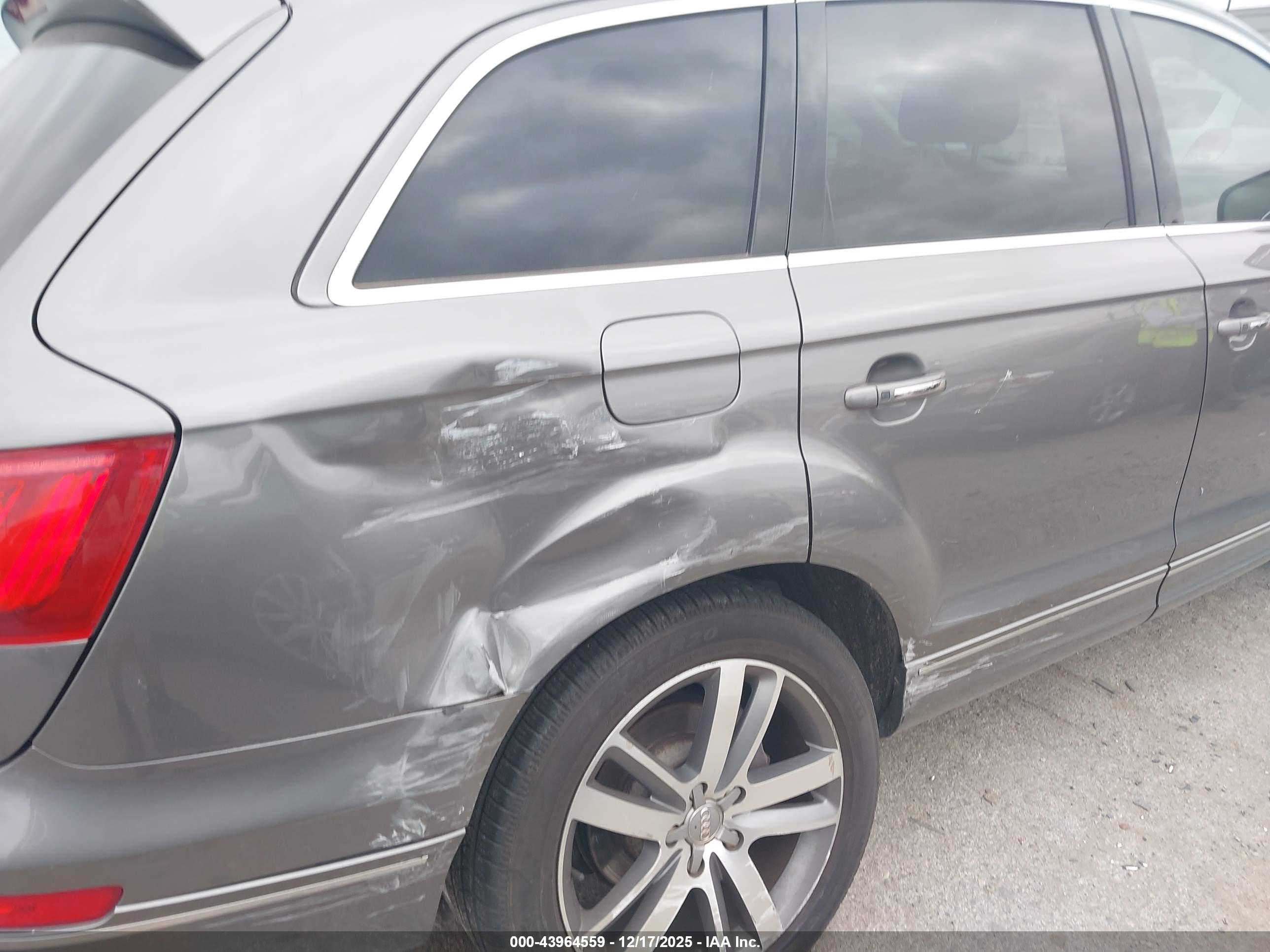 AUDI Q7 image 6