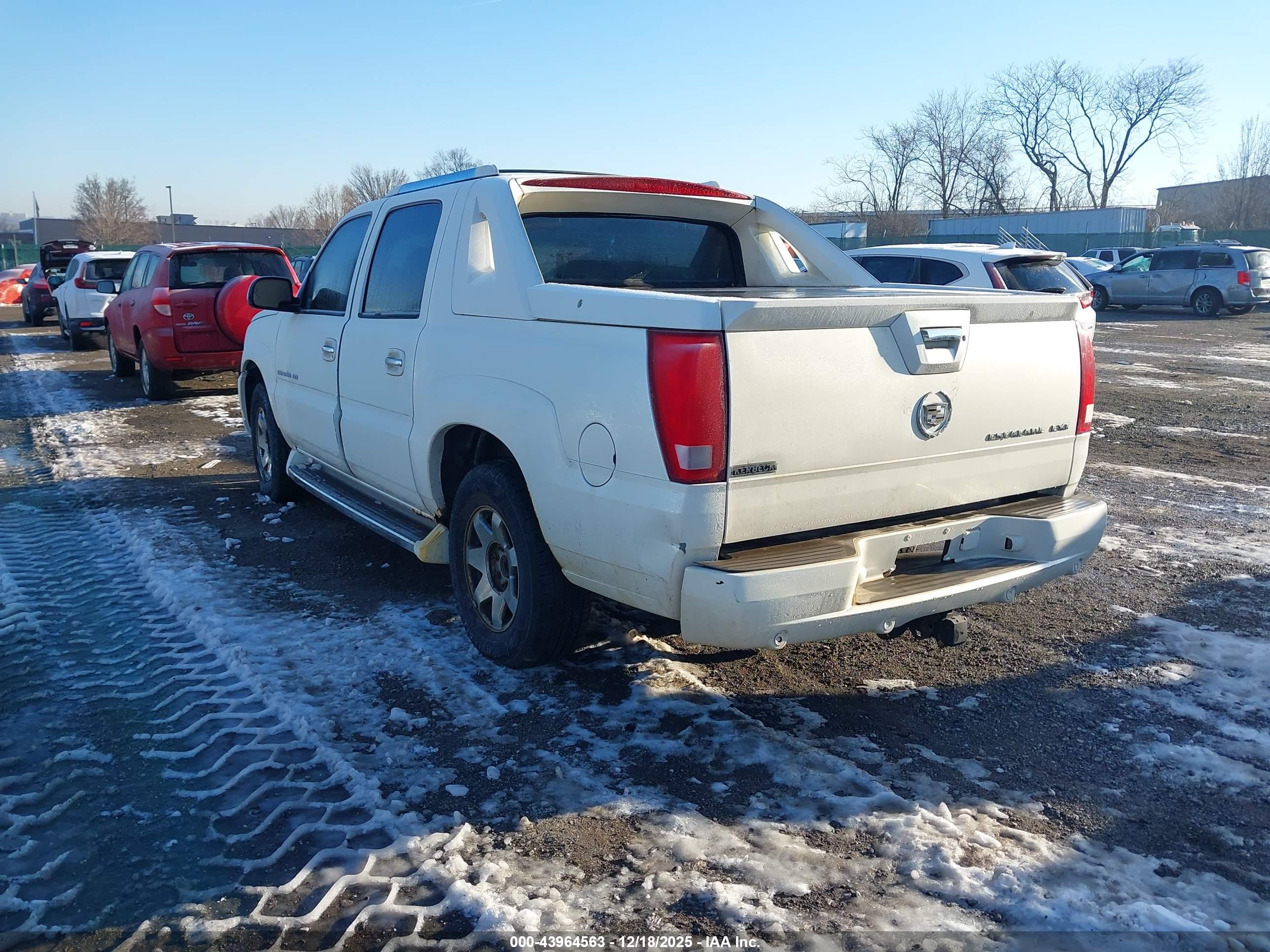 CADILLAC ESCALADE image 3