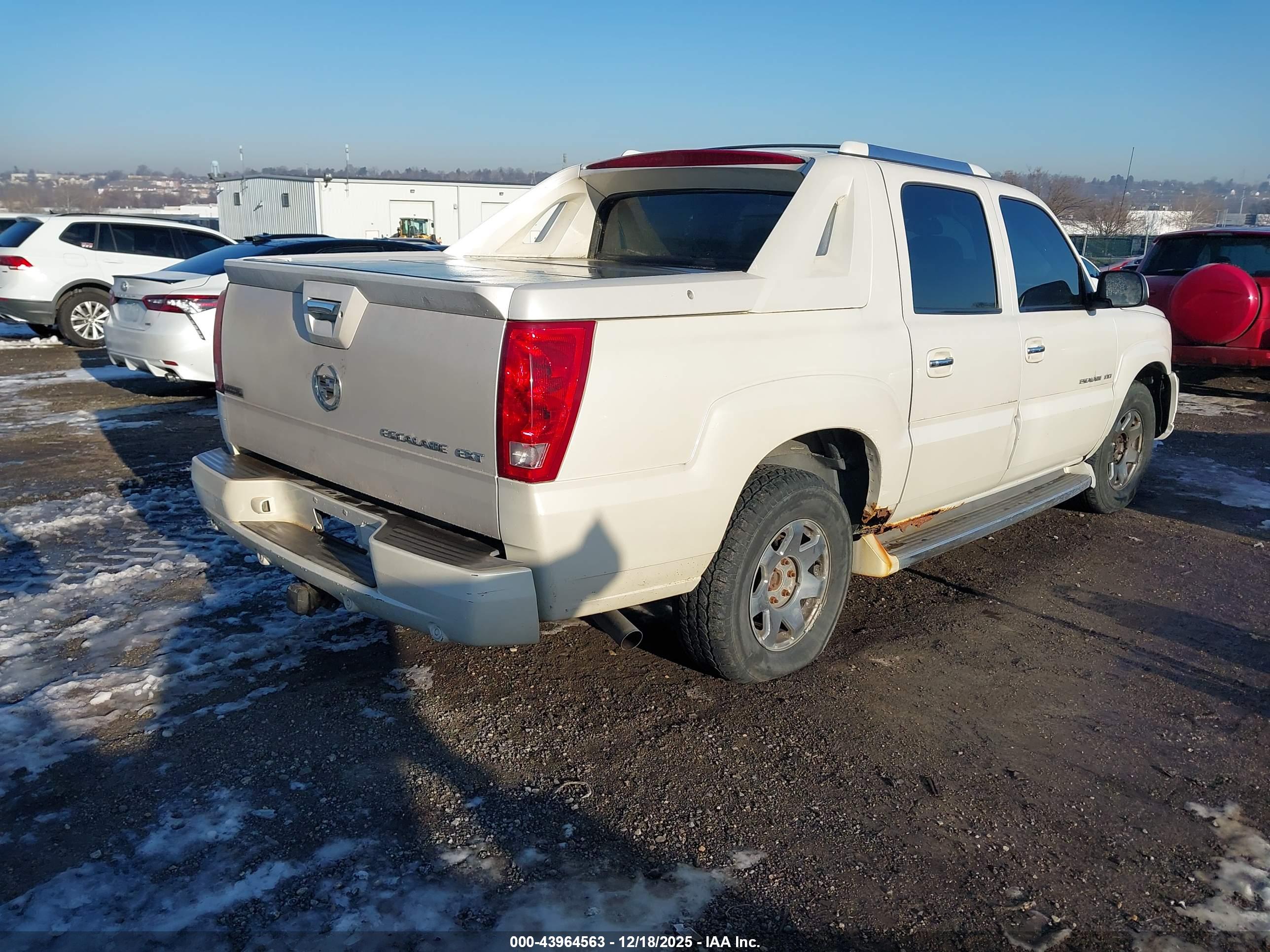 CADILLAC ESCALADE image 4