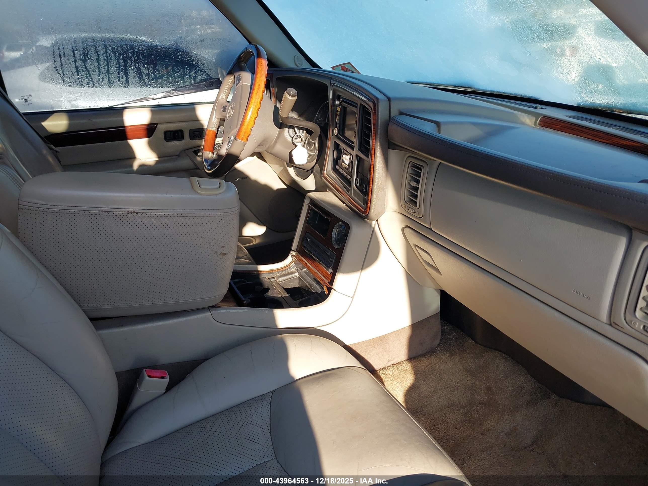CADILLAC ESCALADE image 5