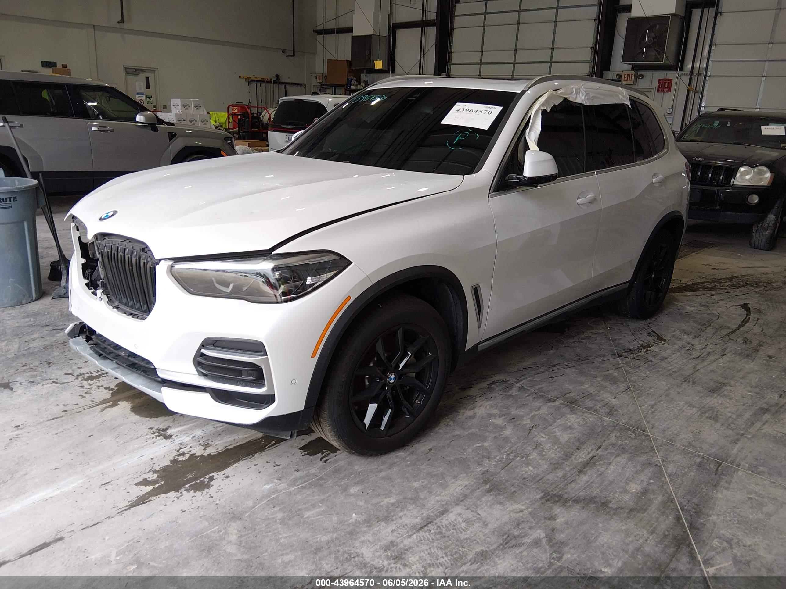 BMW X5 image 2
