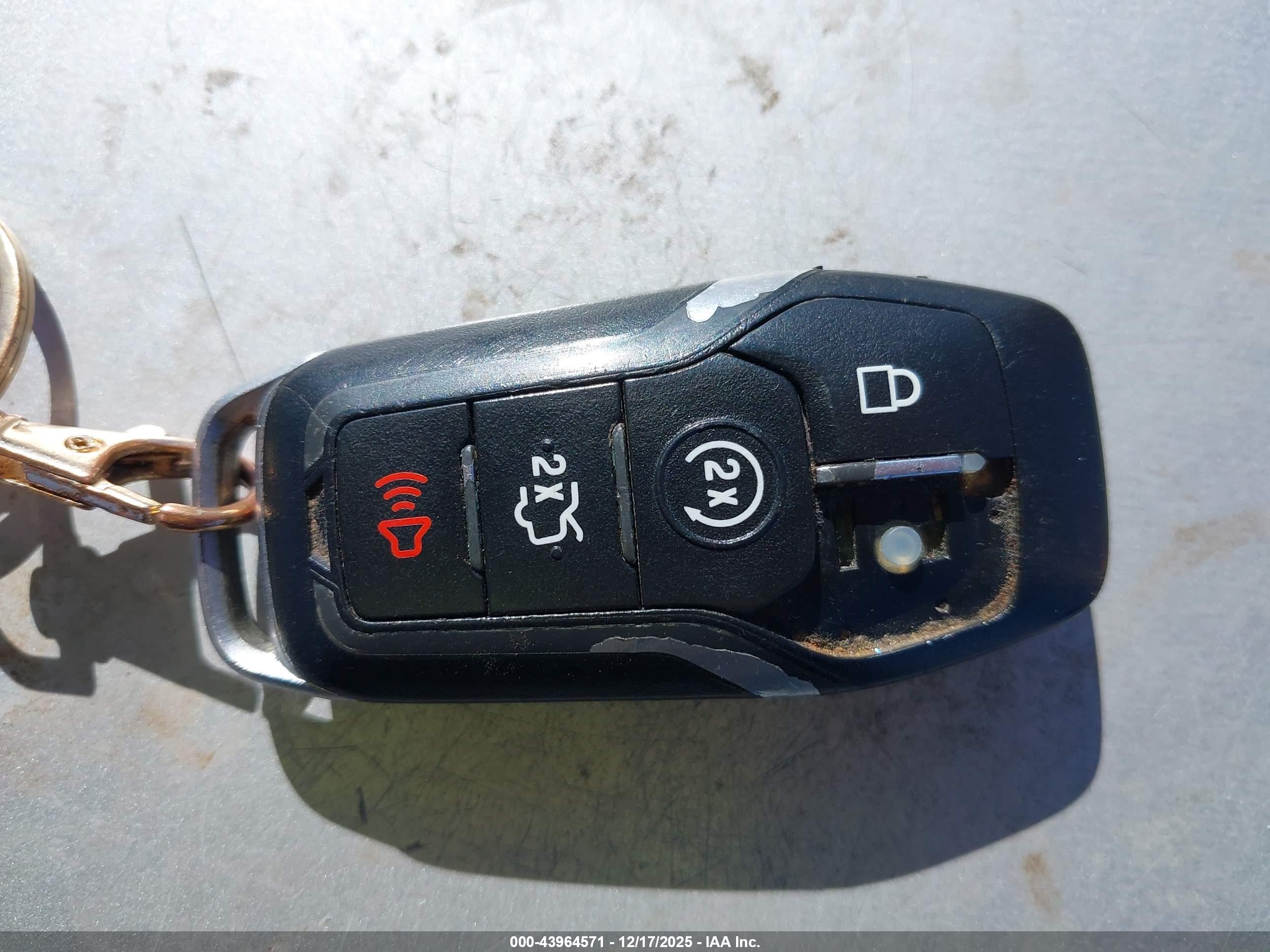 FORD FUSION image 11