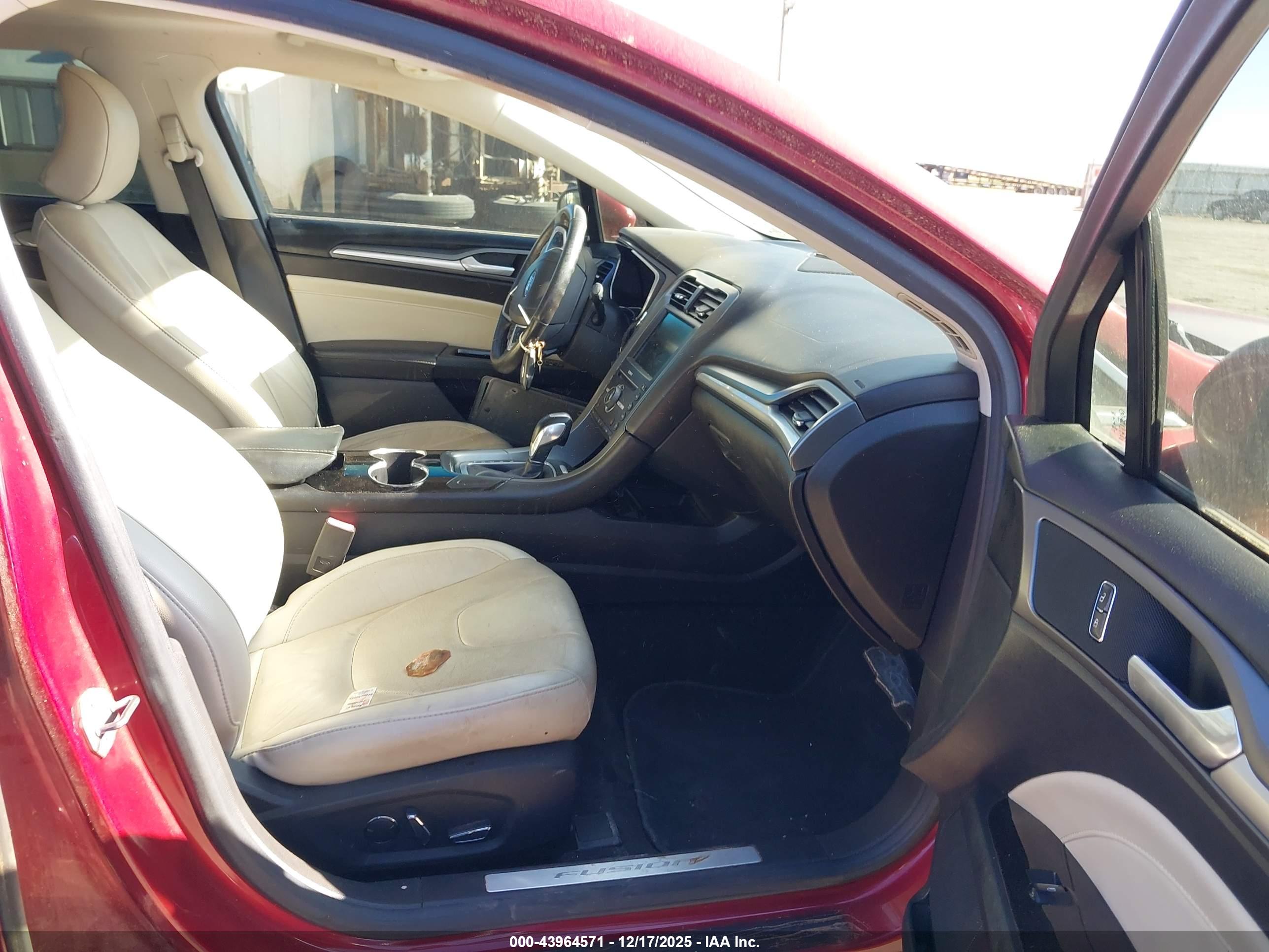 FORD FUSION image 5