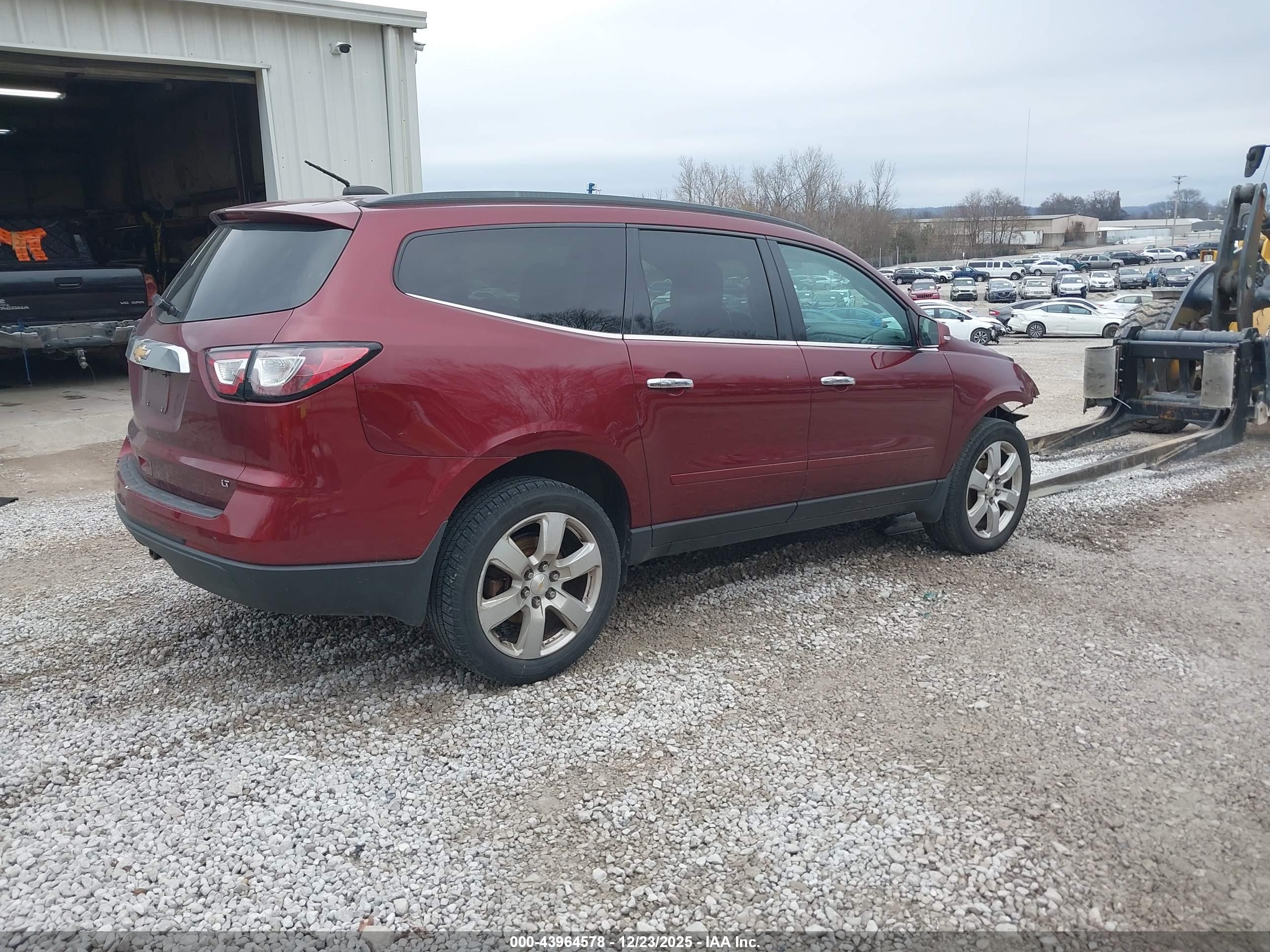 CHEVROLET TRAVERSE image 4