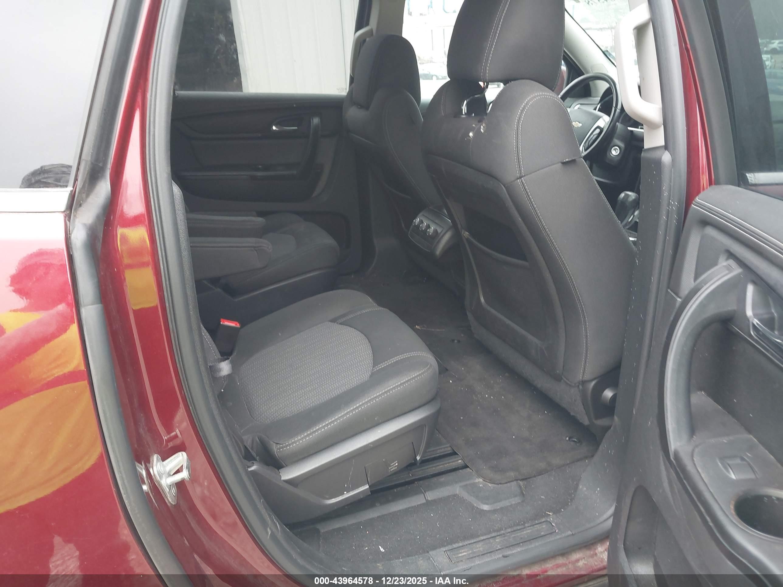 CHEVROLET TRAVERSE image 8