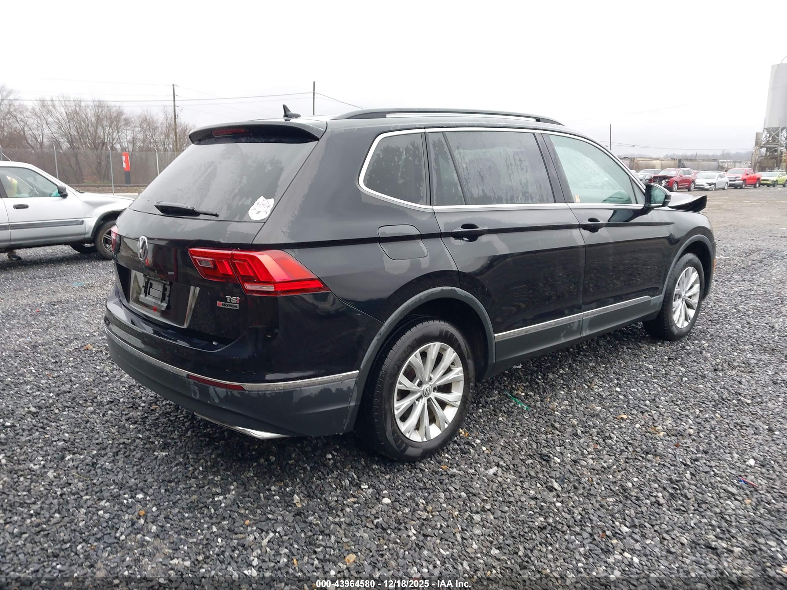 VOLKSWAGEN TIGUAN image 4