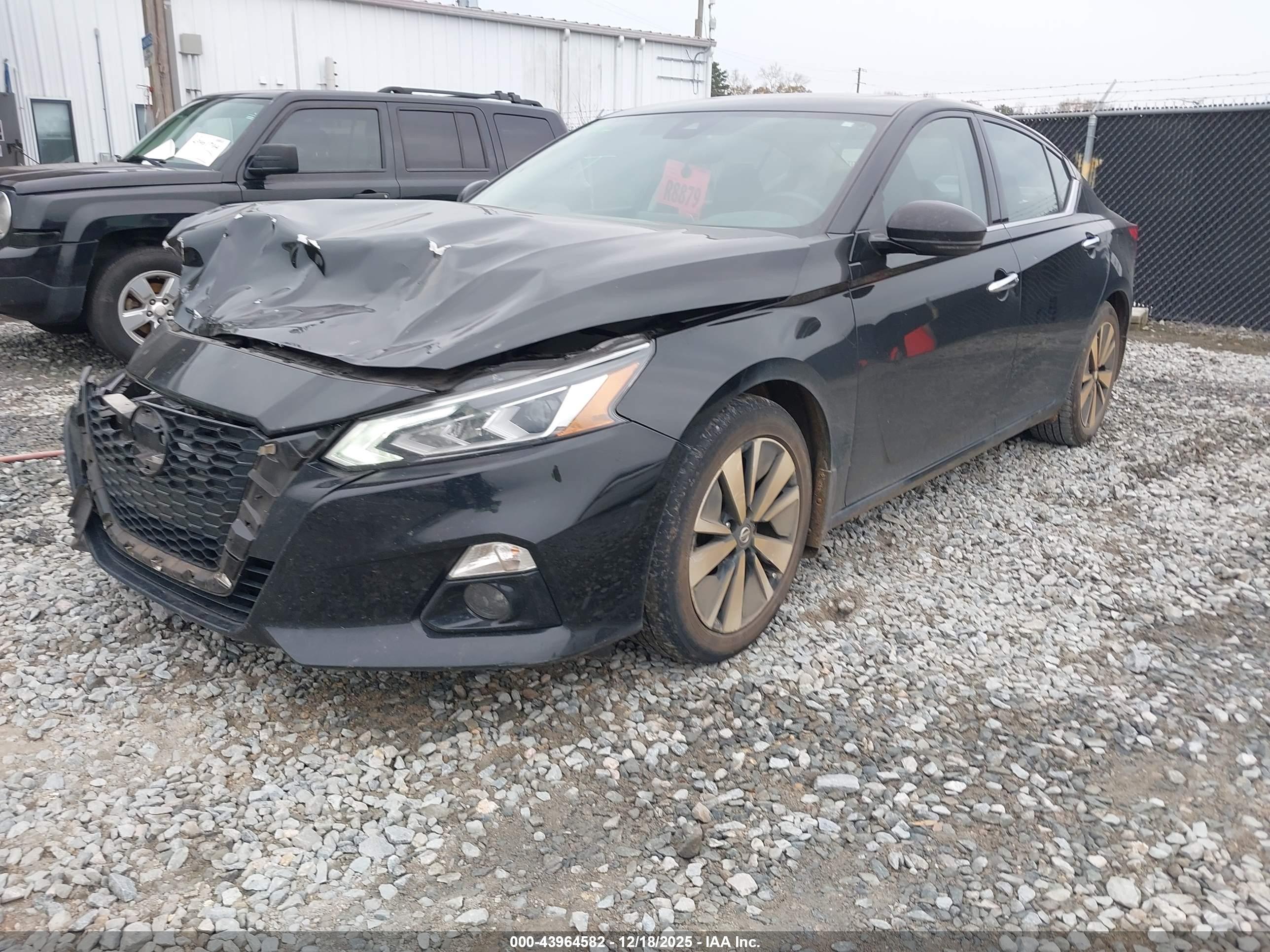 NISSAN ALTIMA image 2