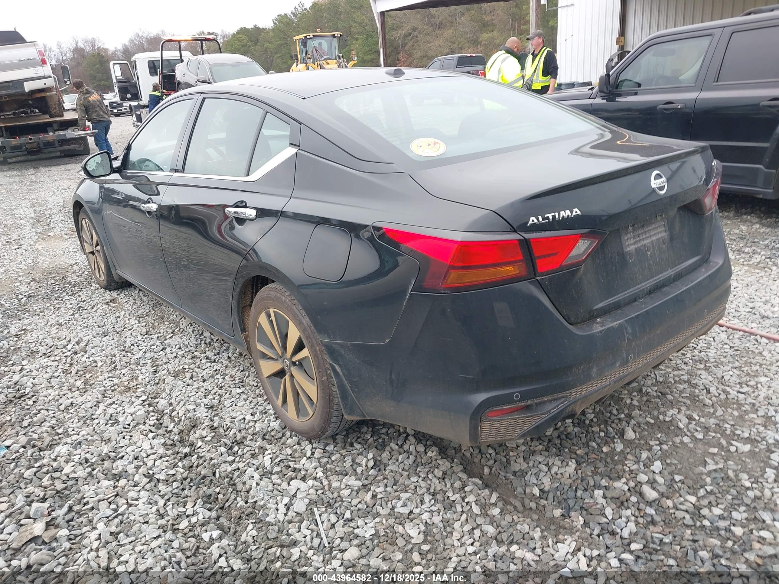 NISSAN ALTIMA image 3