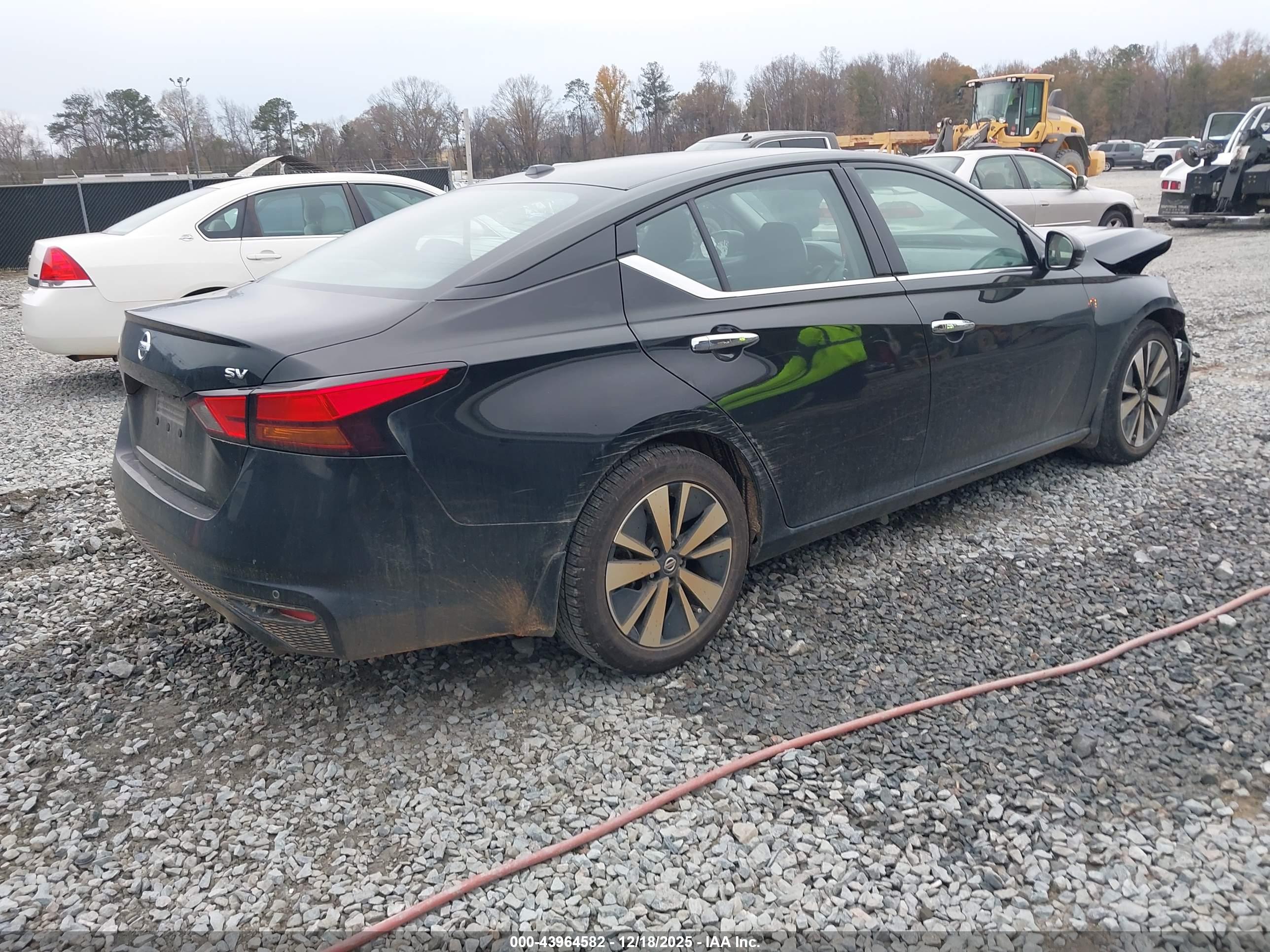 NISSAN ALTIMA image 4