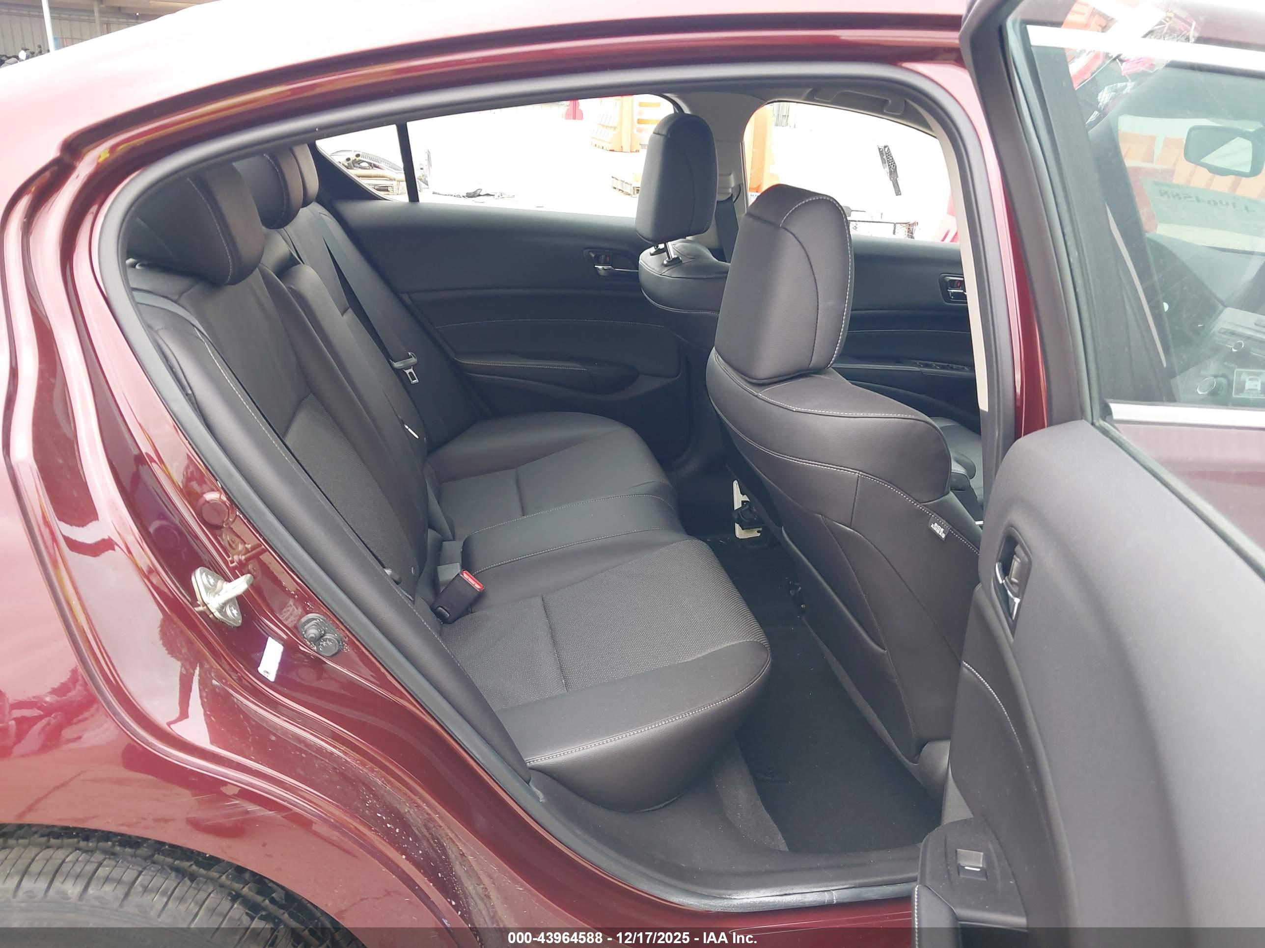 ACURA ILX image 8