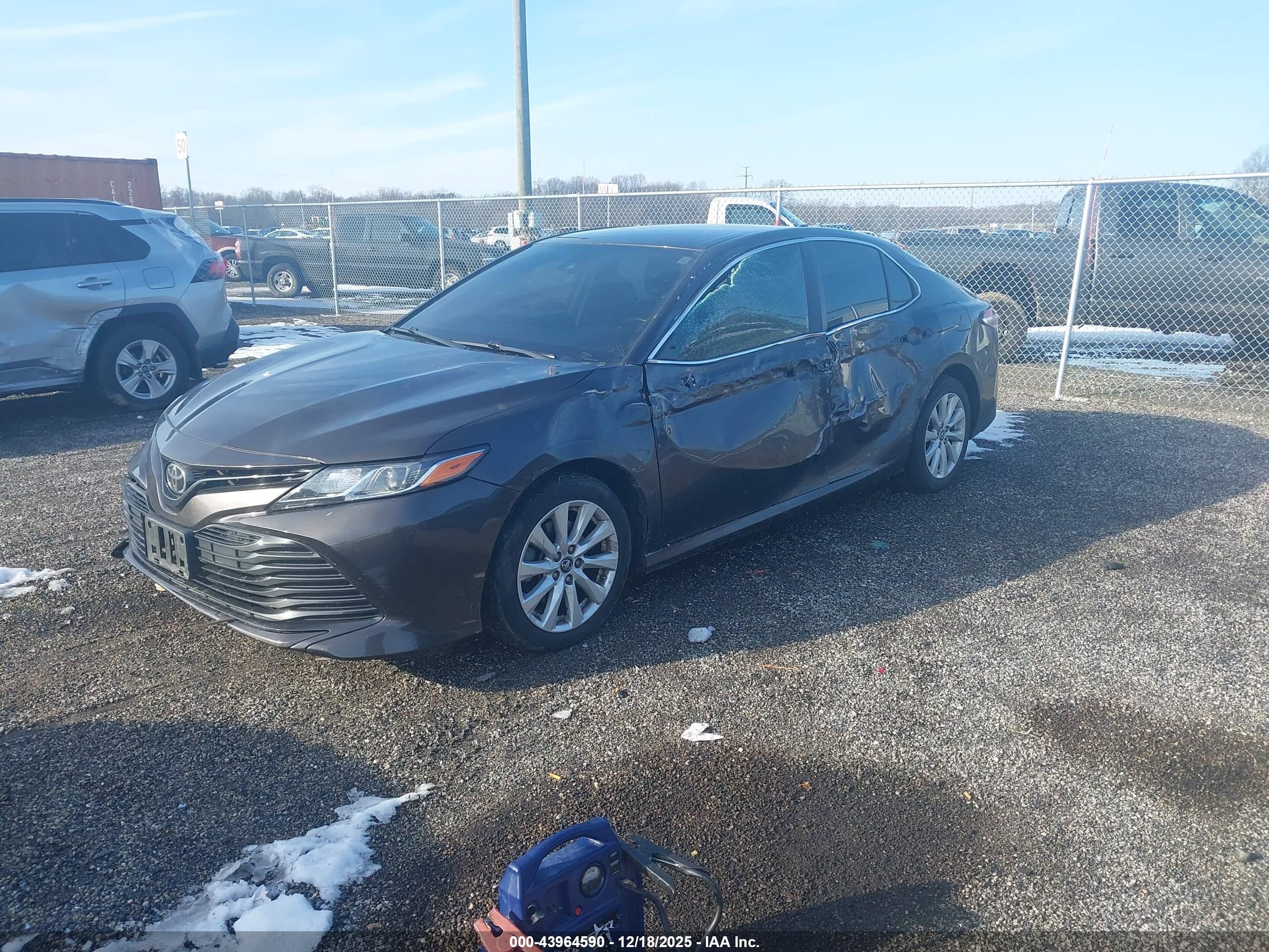 TOYOTA CAMRY image 2