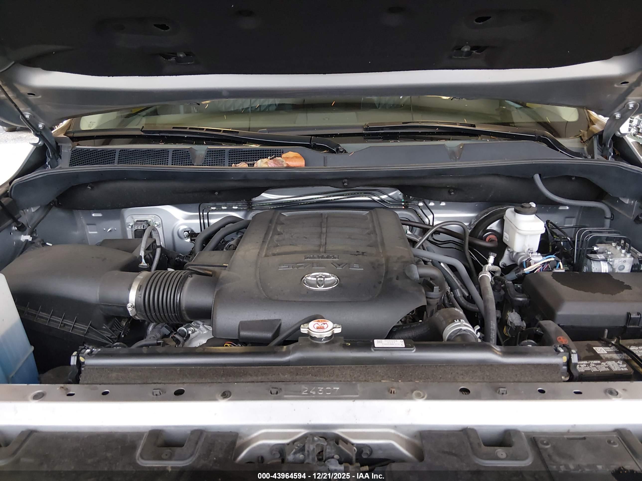 TOYOTA TUNDRA image 10