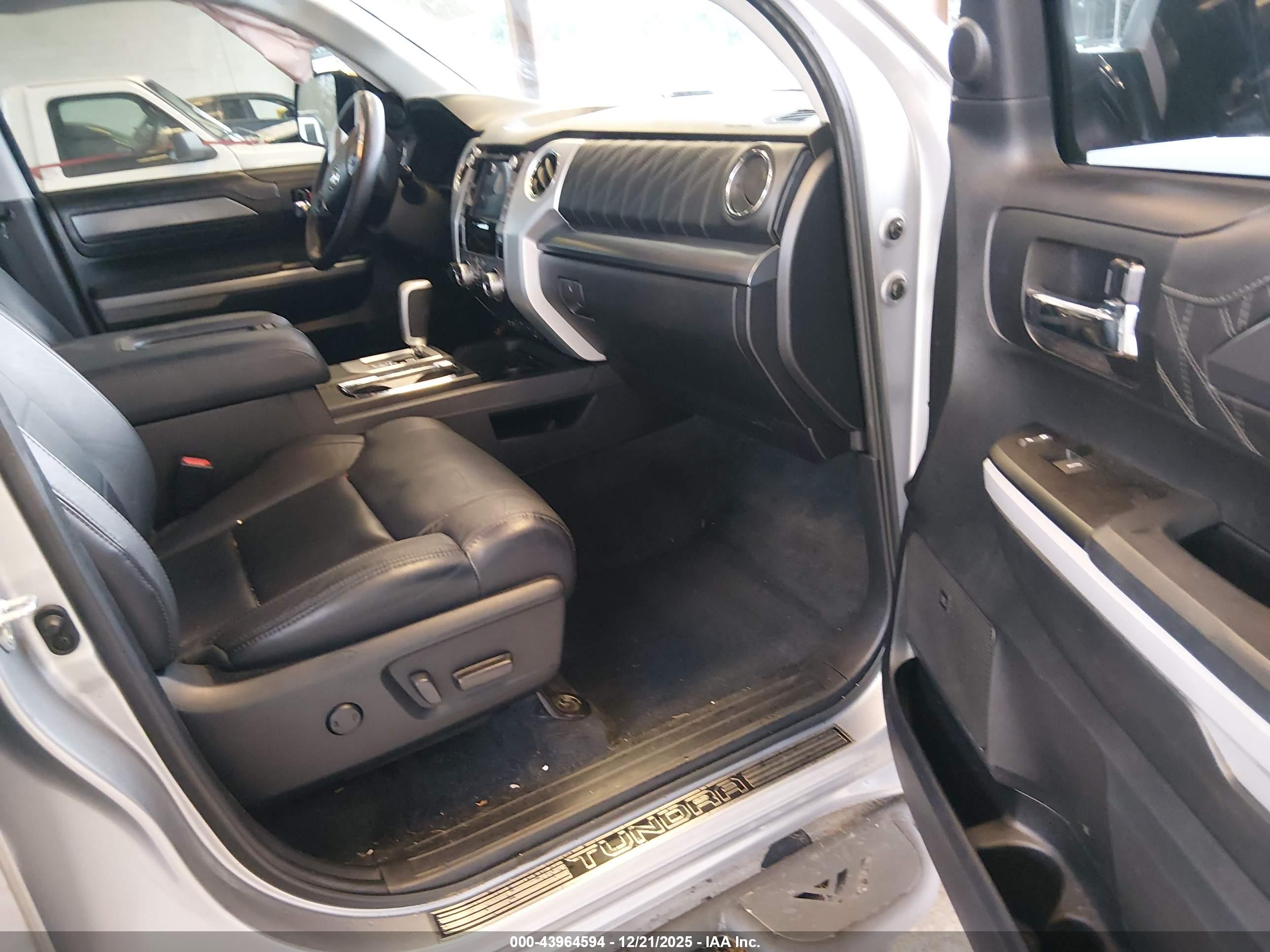 TOYOTA TUNDRA image 5