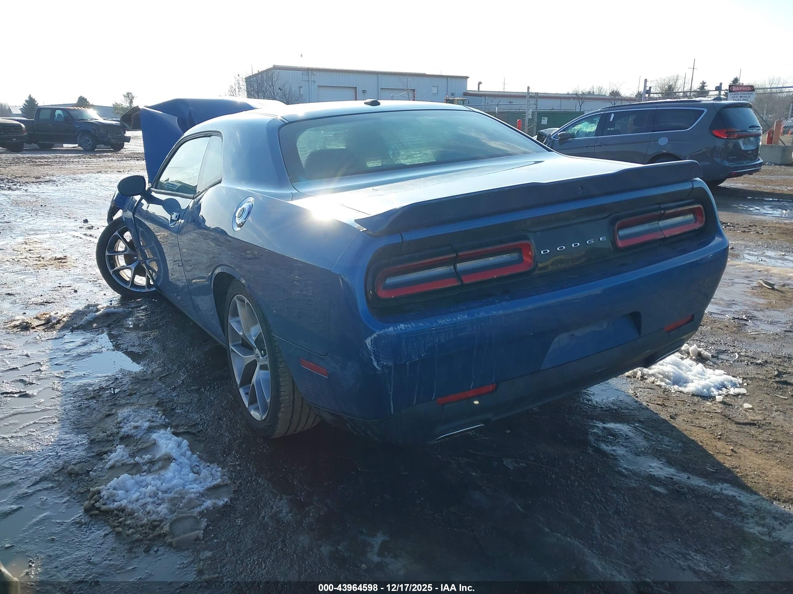 DODGE CHALLENGER image 3