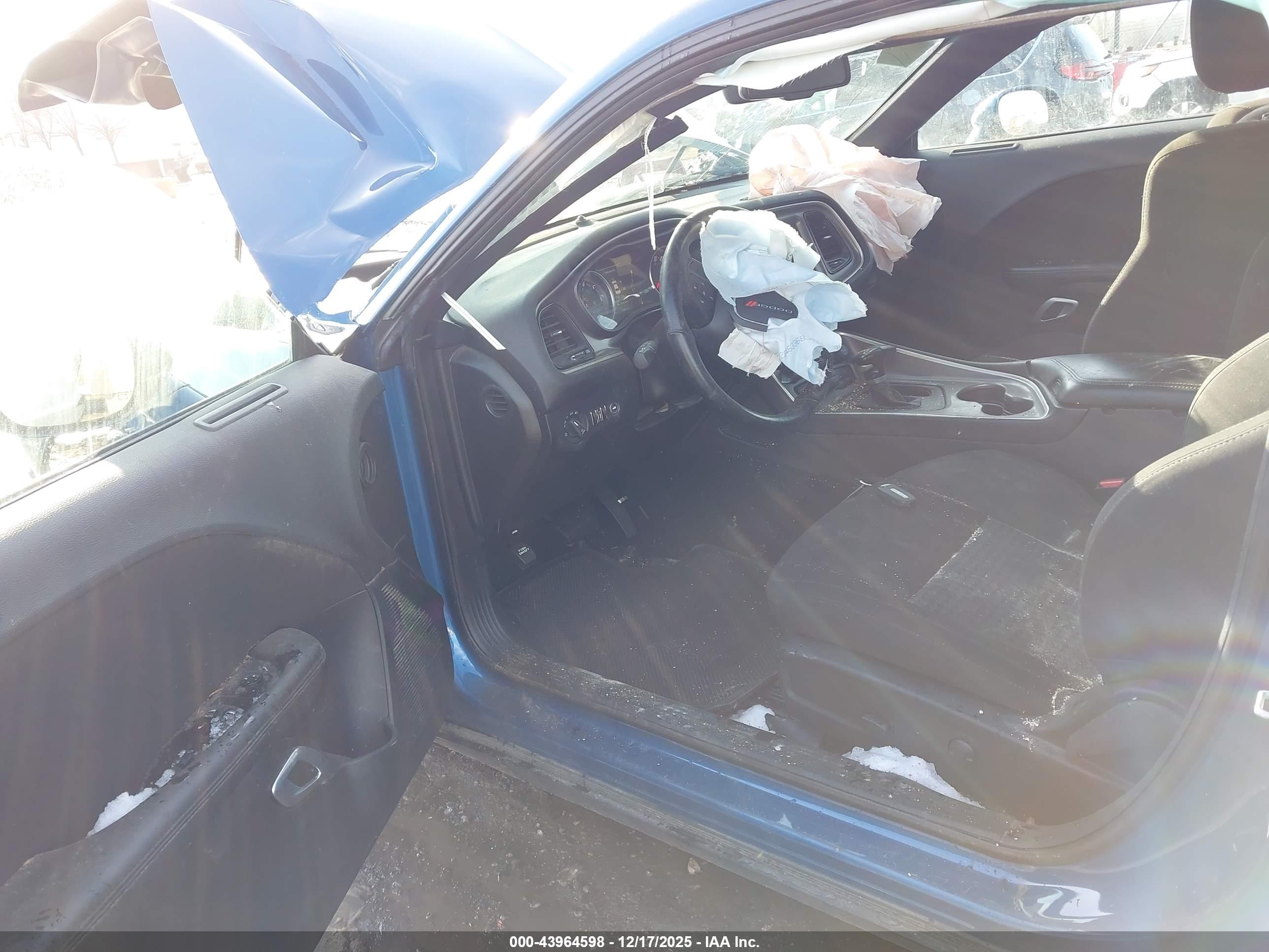 DODGE CHALLENGER image 5