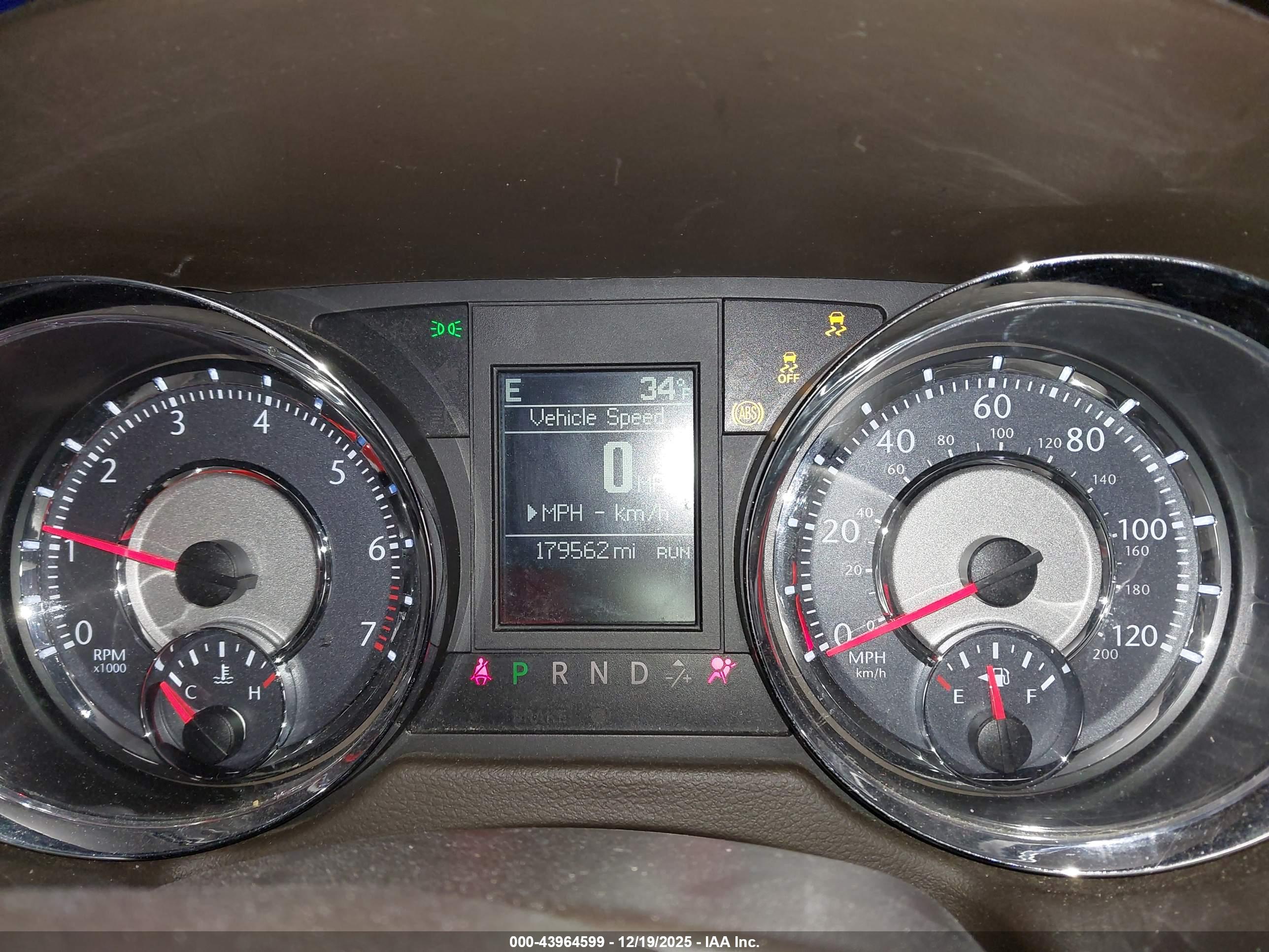 CHRYSLER TOWN image 7