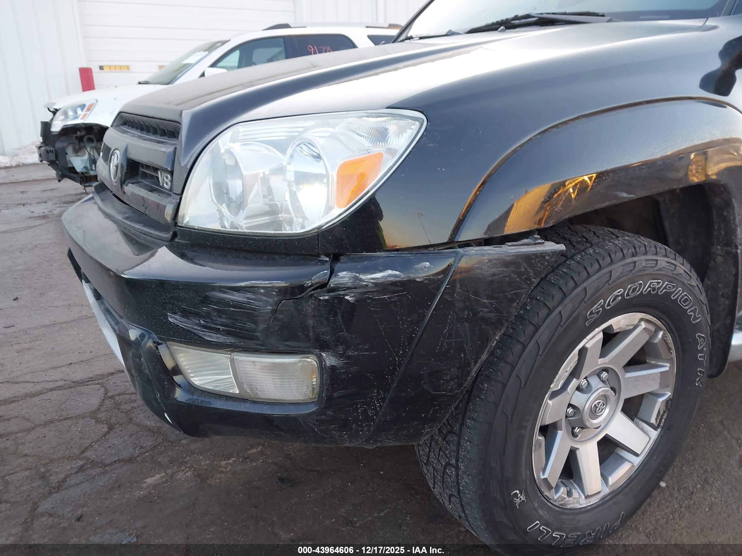 TOYOTA 4RUNNER image 6