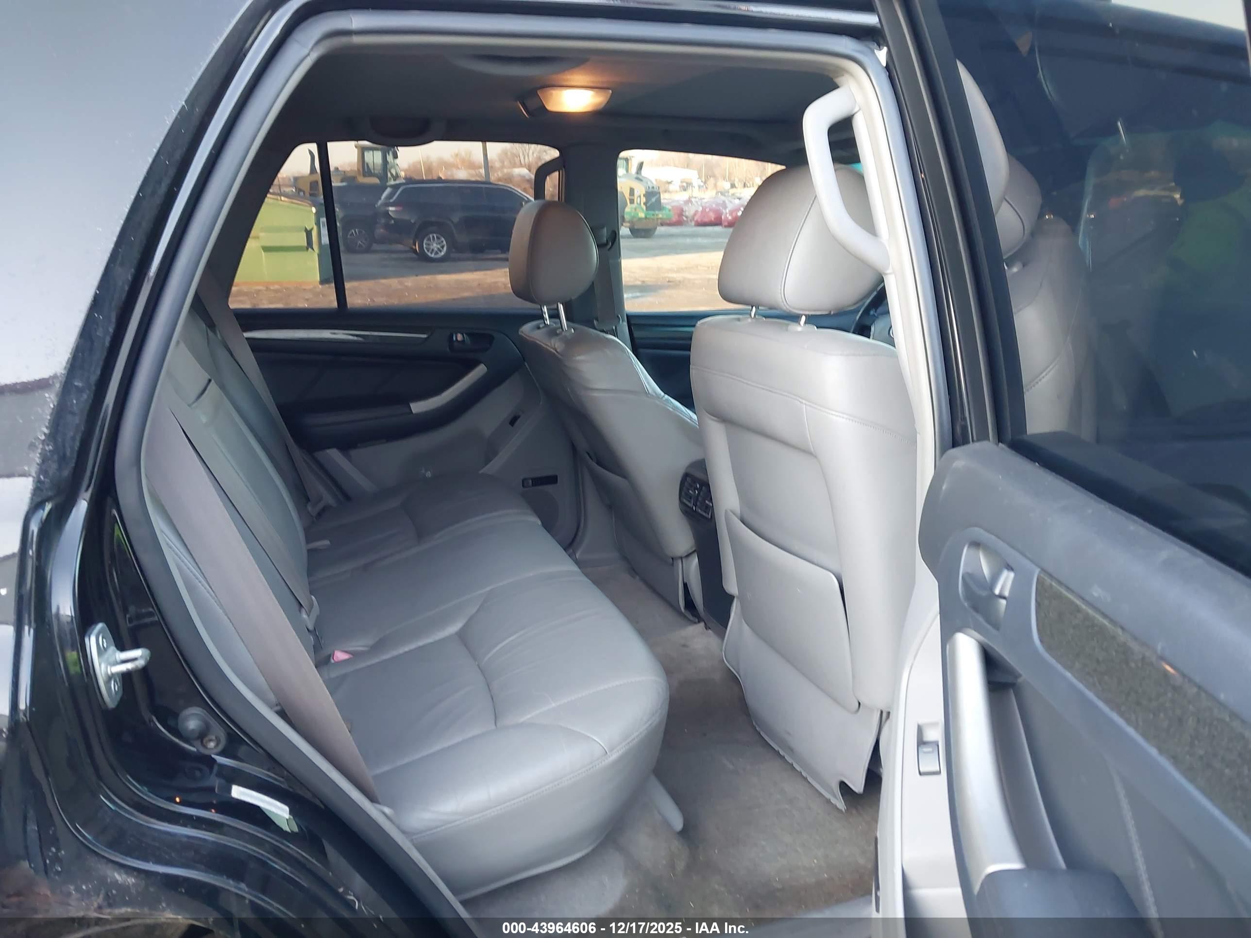 TOYOTA 4RUNNER image 8