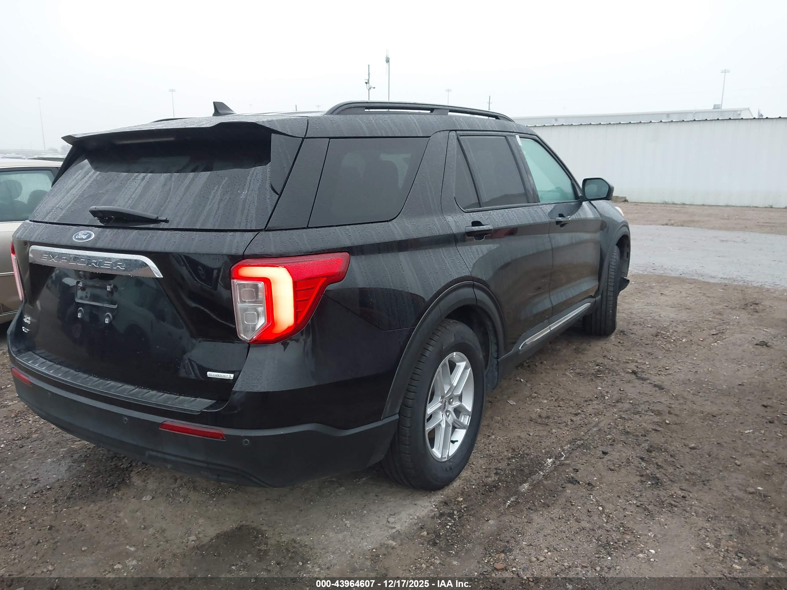 FORD EXPLORER image 4