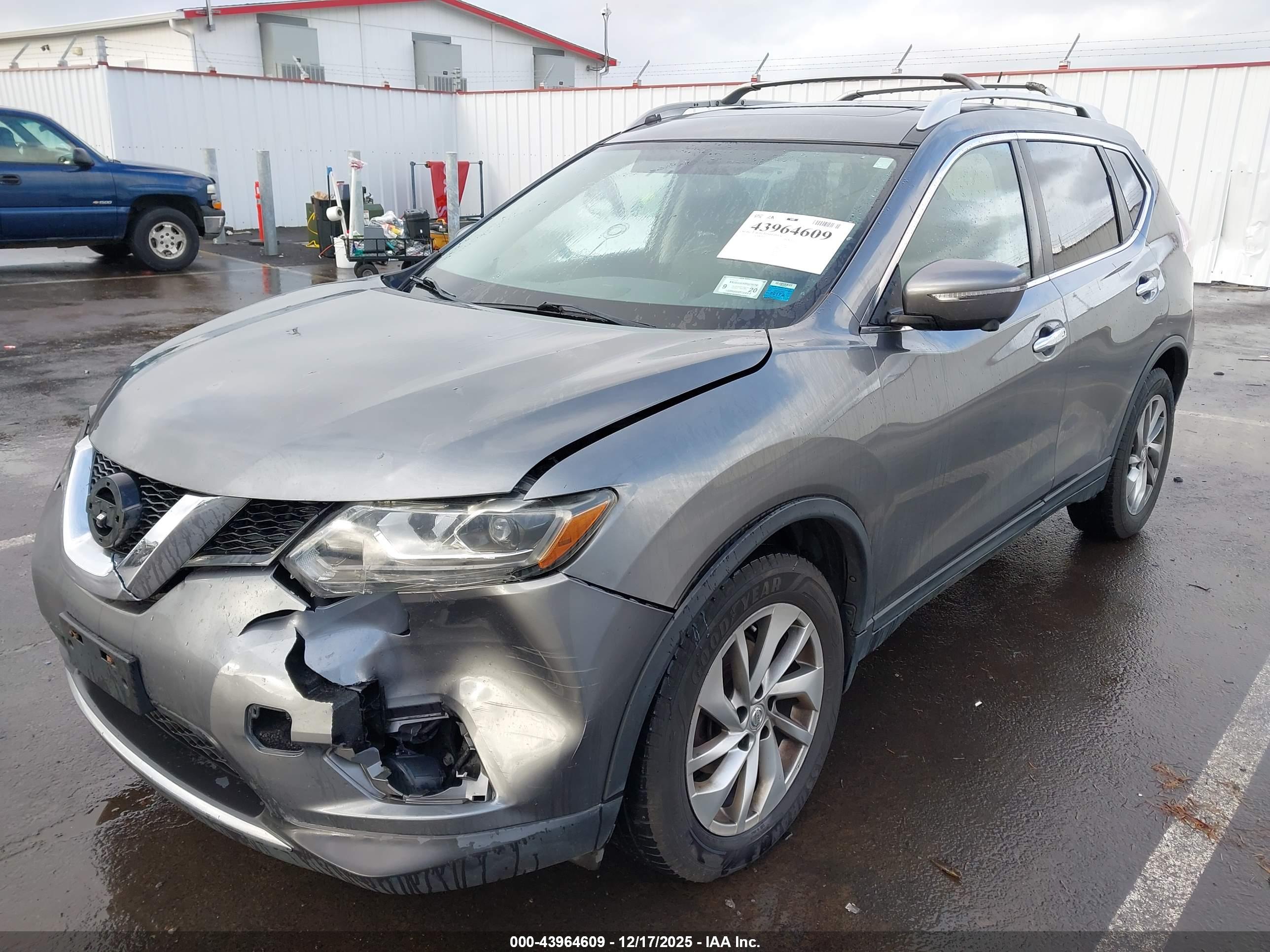 NISSAN ROGUE image 2