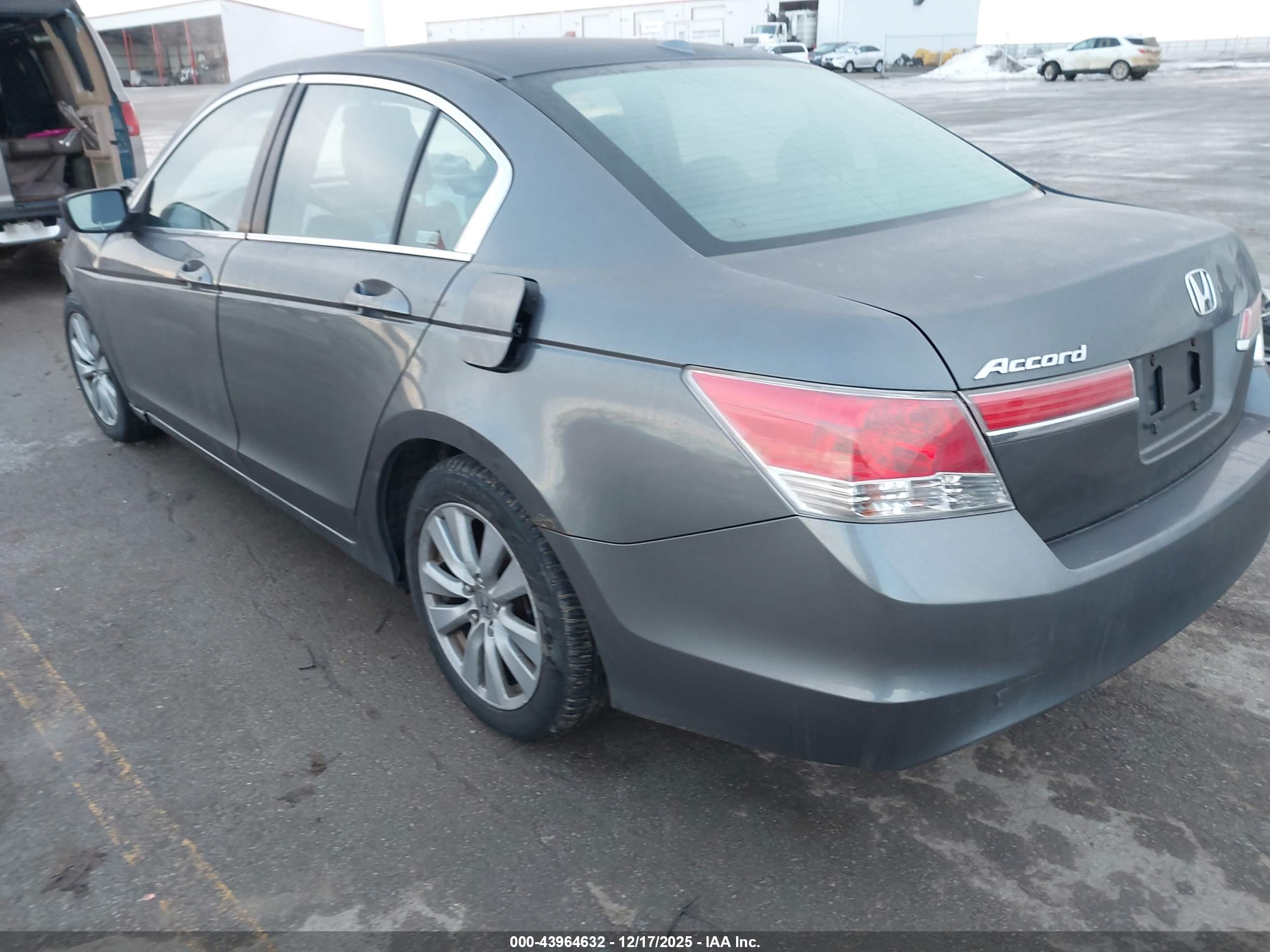 HONDA ACCORD image 3