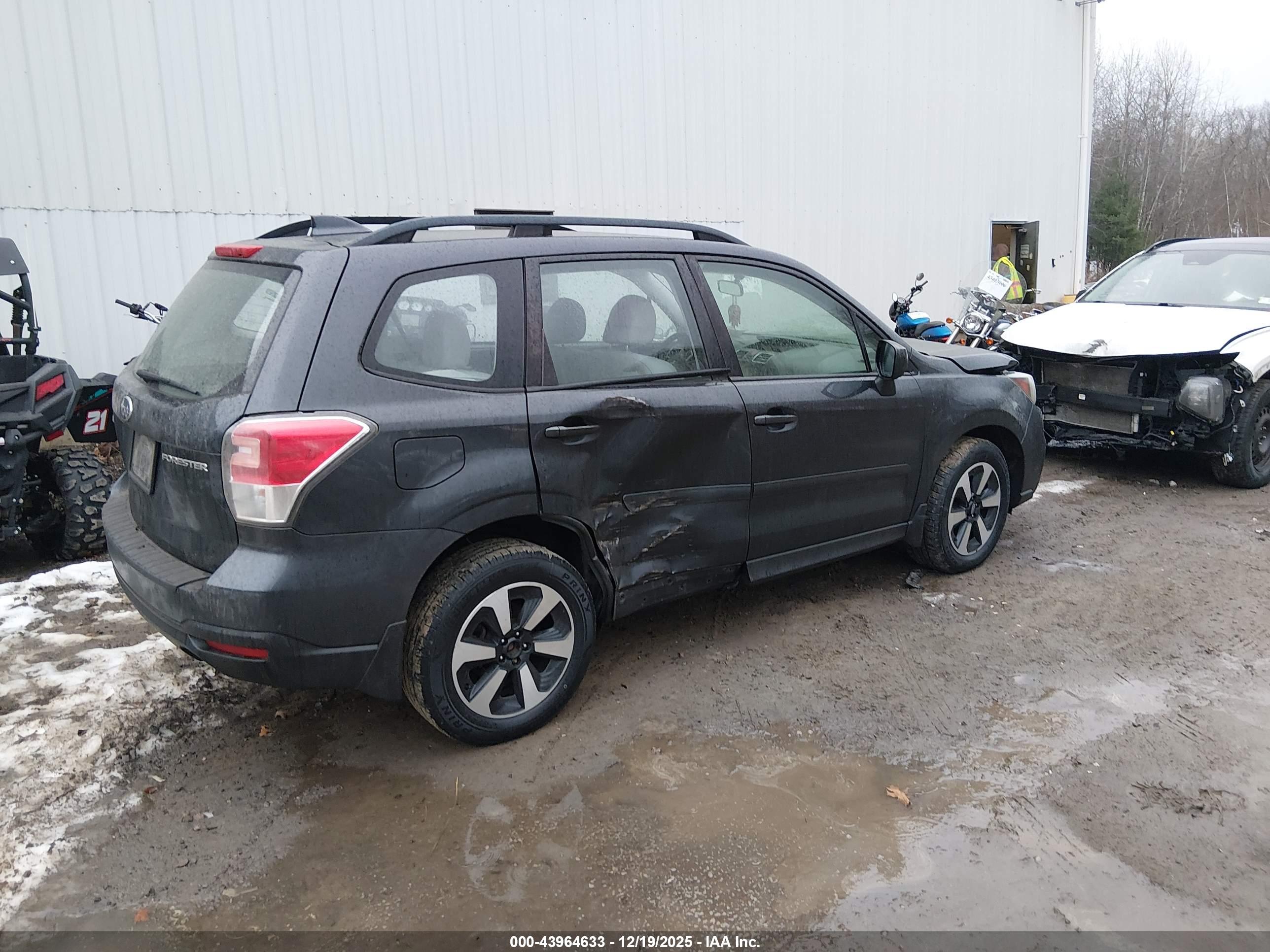 SUBARU FORESTER image 4