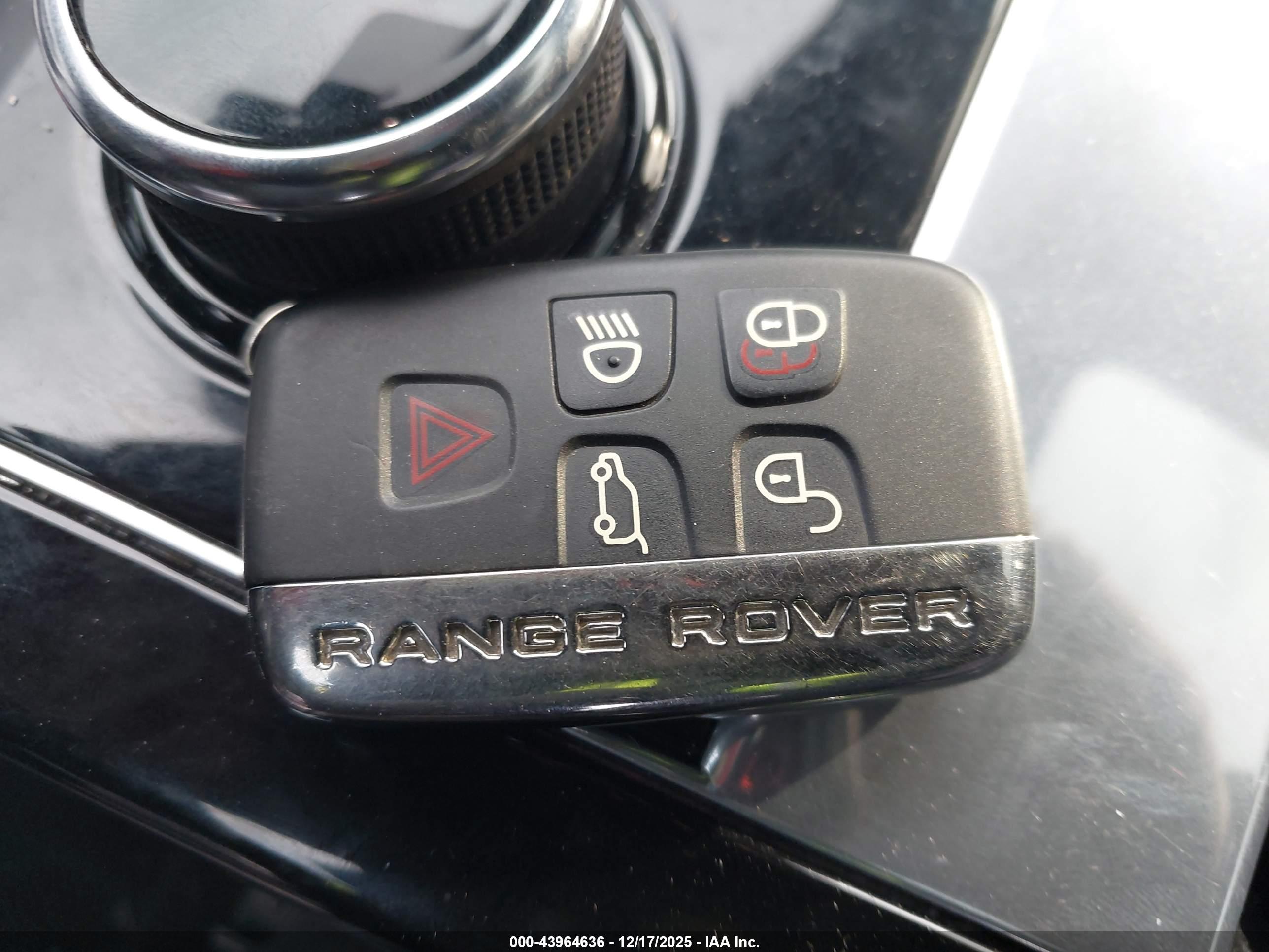 LAND ROVER image 11